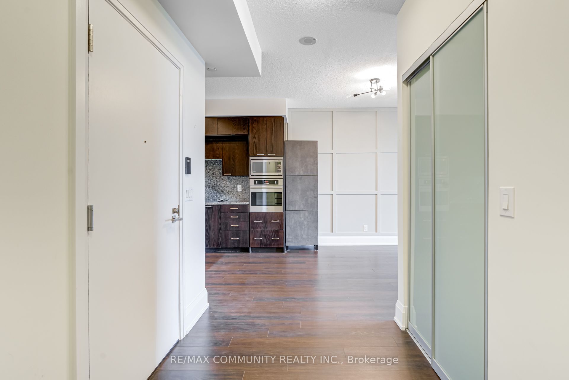 120 Harrison Garden Boulevard 1008 Property Photo 6