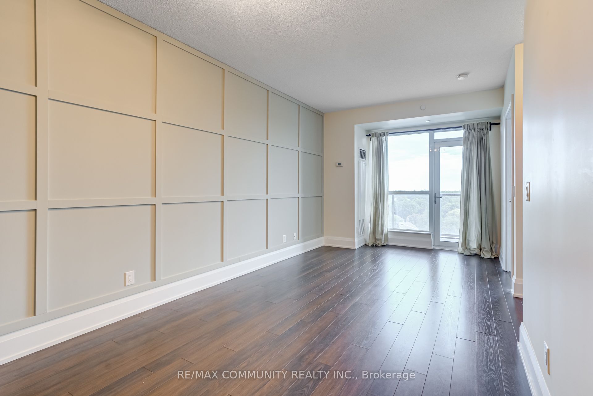 120 Harrison Garden Boulevard 1008 Property Photo 12