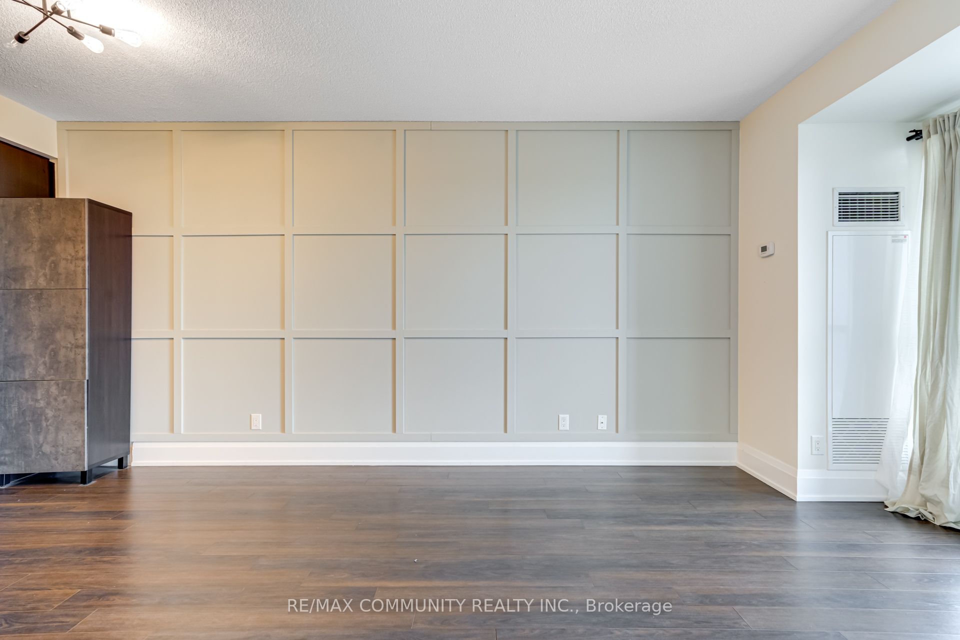120 Harrison Garden Boulevard 1008 Property Photo 14