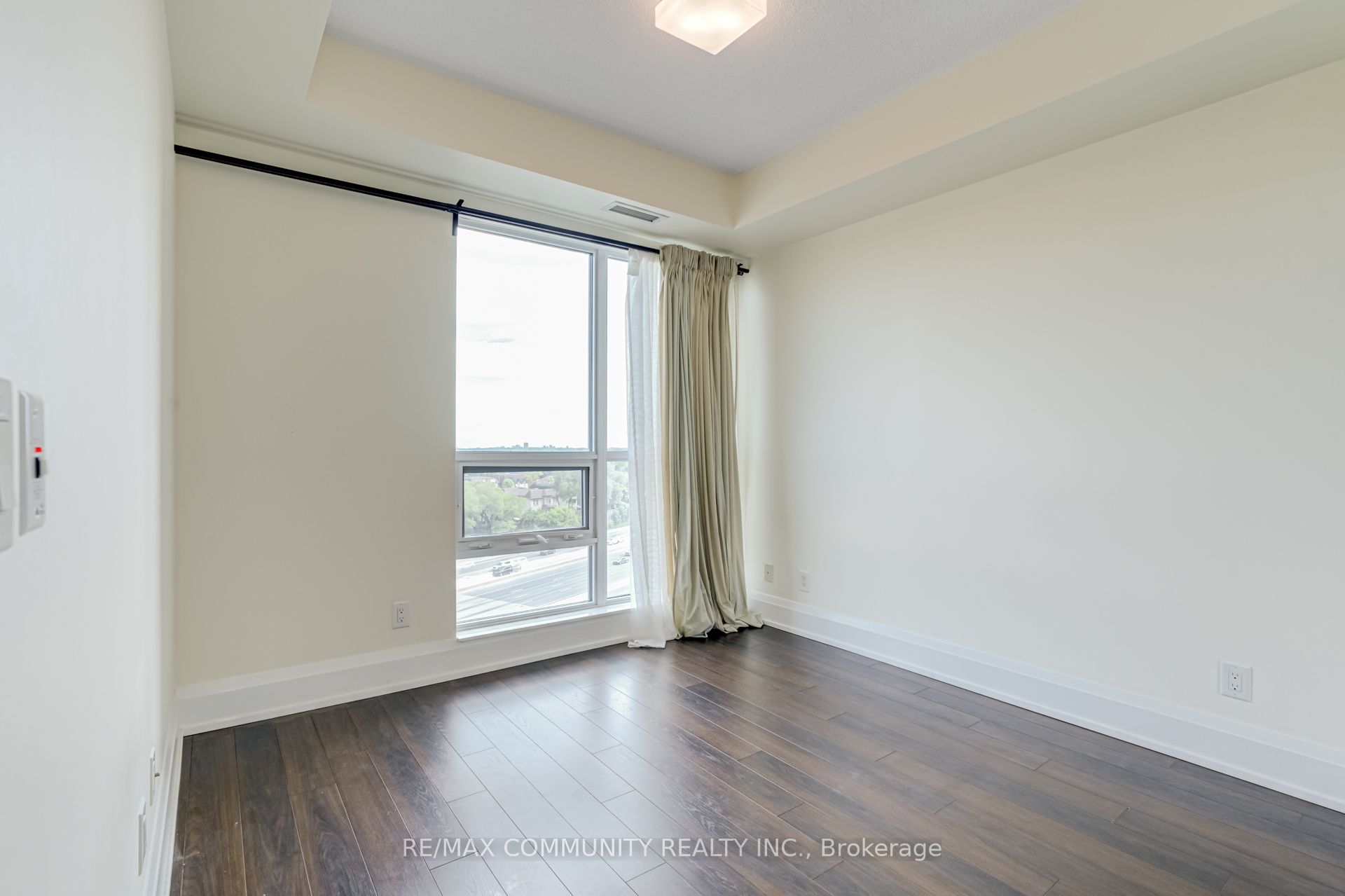 120 Harrison Garden Boulevard 1008 Property Photo 17