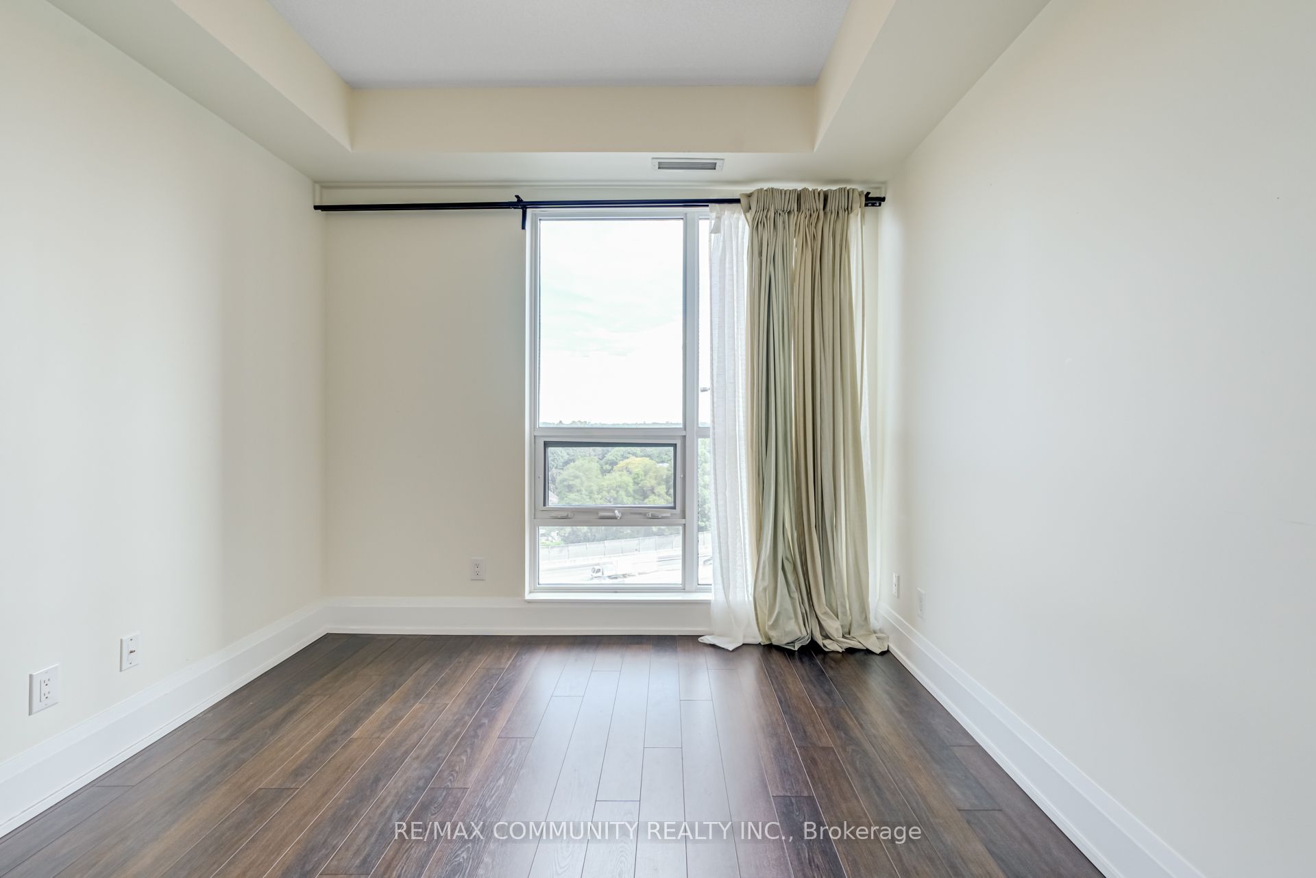 120 Harrison Garden Boulevard 1008 Property Photo 18