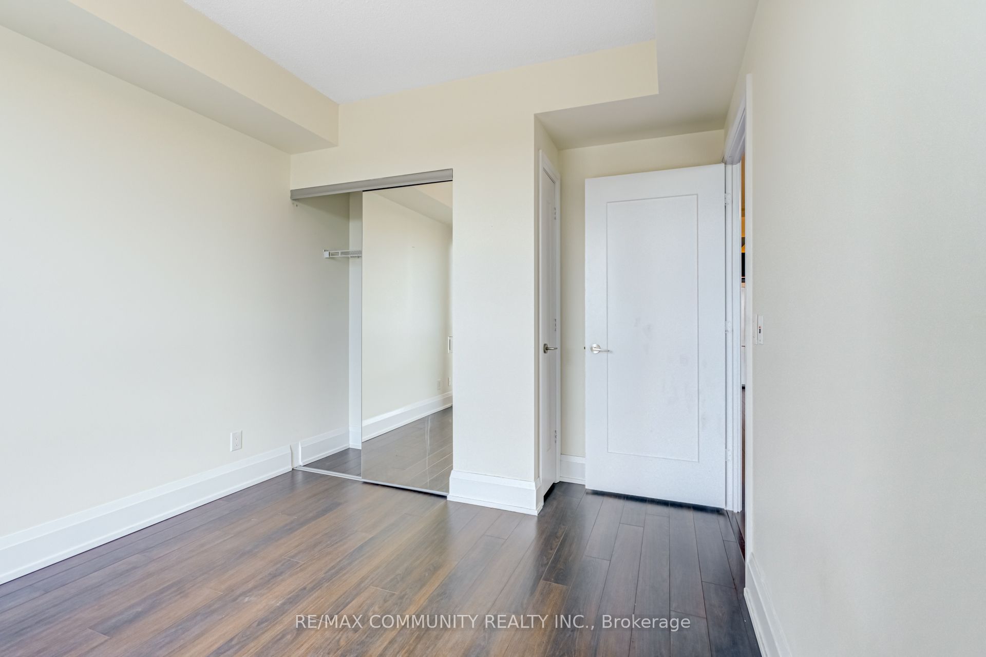120 Harrison Garden Boulevard 1008 Property Photo 20