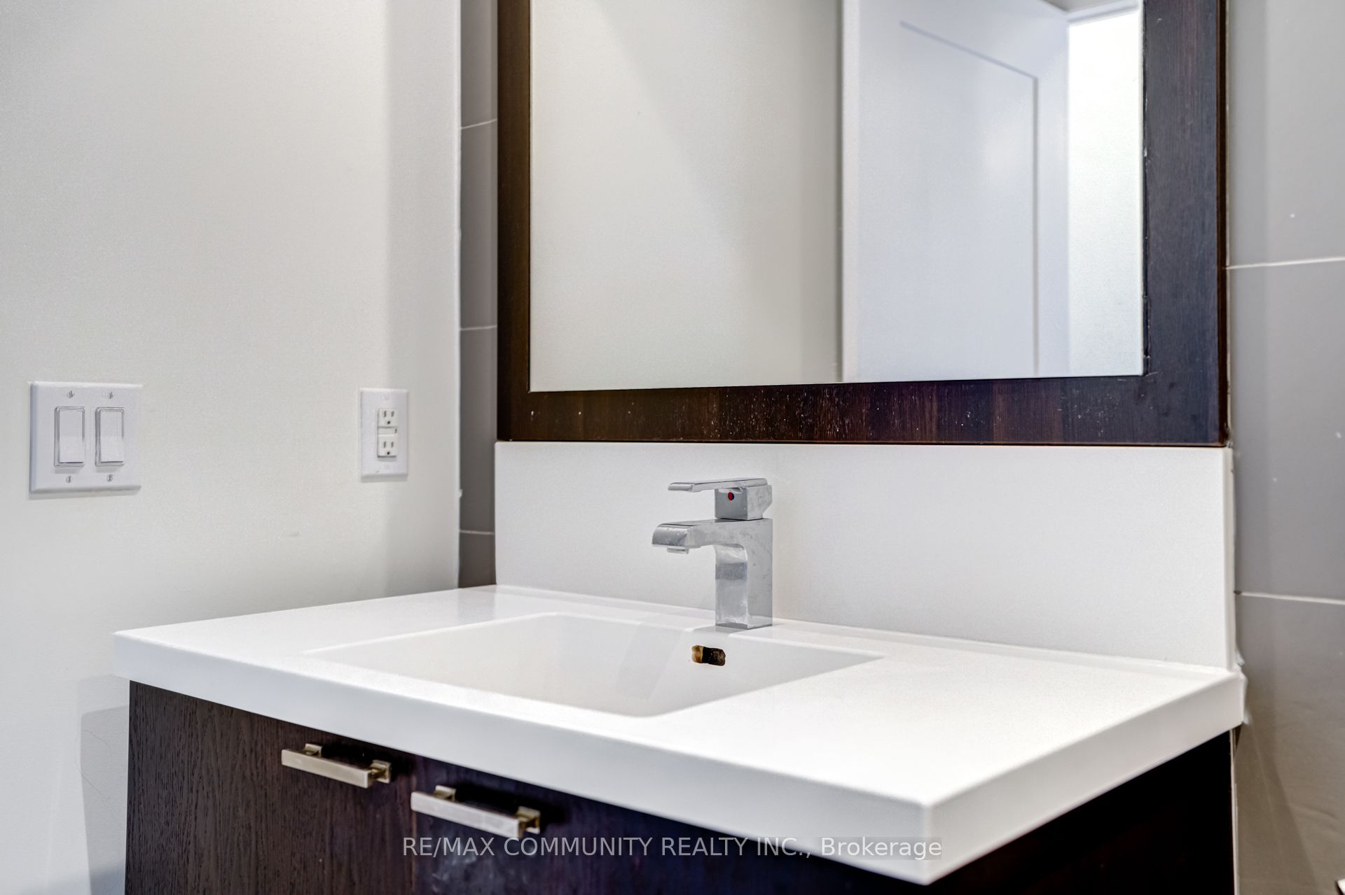 120 Harrison Garden Boulevard 1008 Property Photo 22