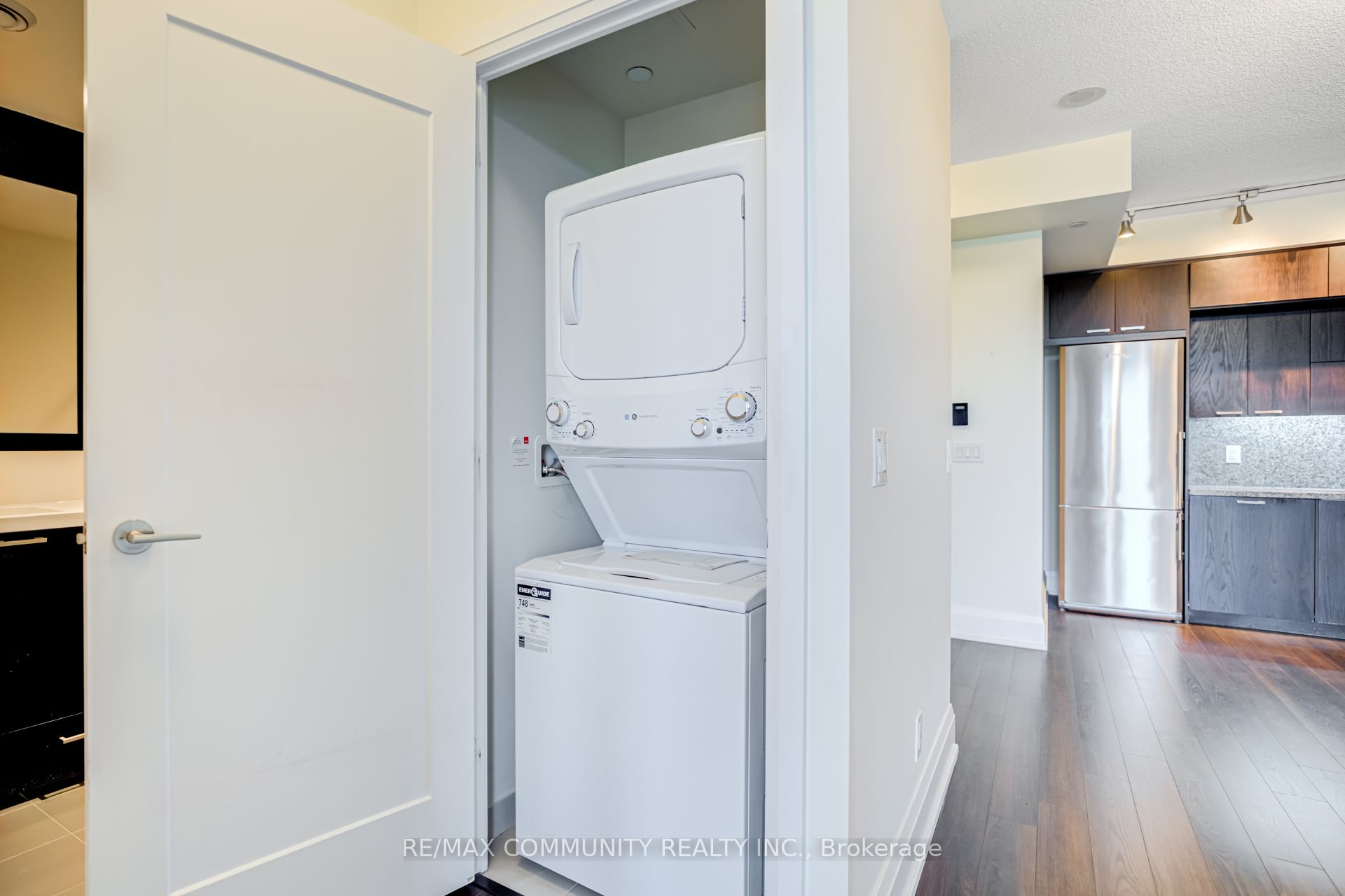 120 Harrison Garden Boulevard 1008 Property Photo 23