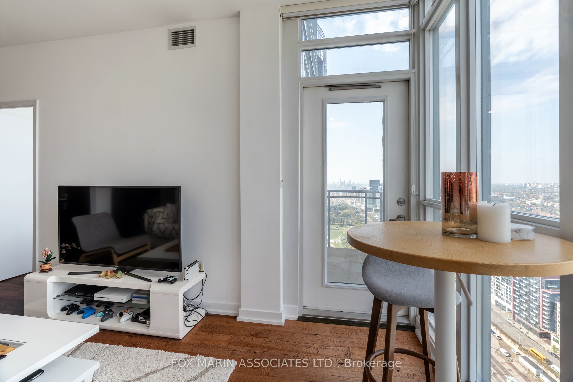 15 Iceboat Terrace Ph12 Property Photo 12