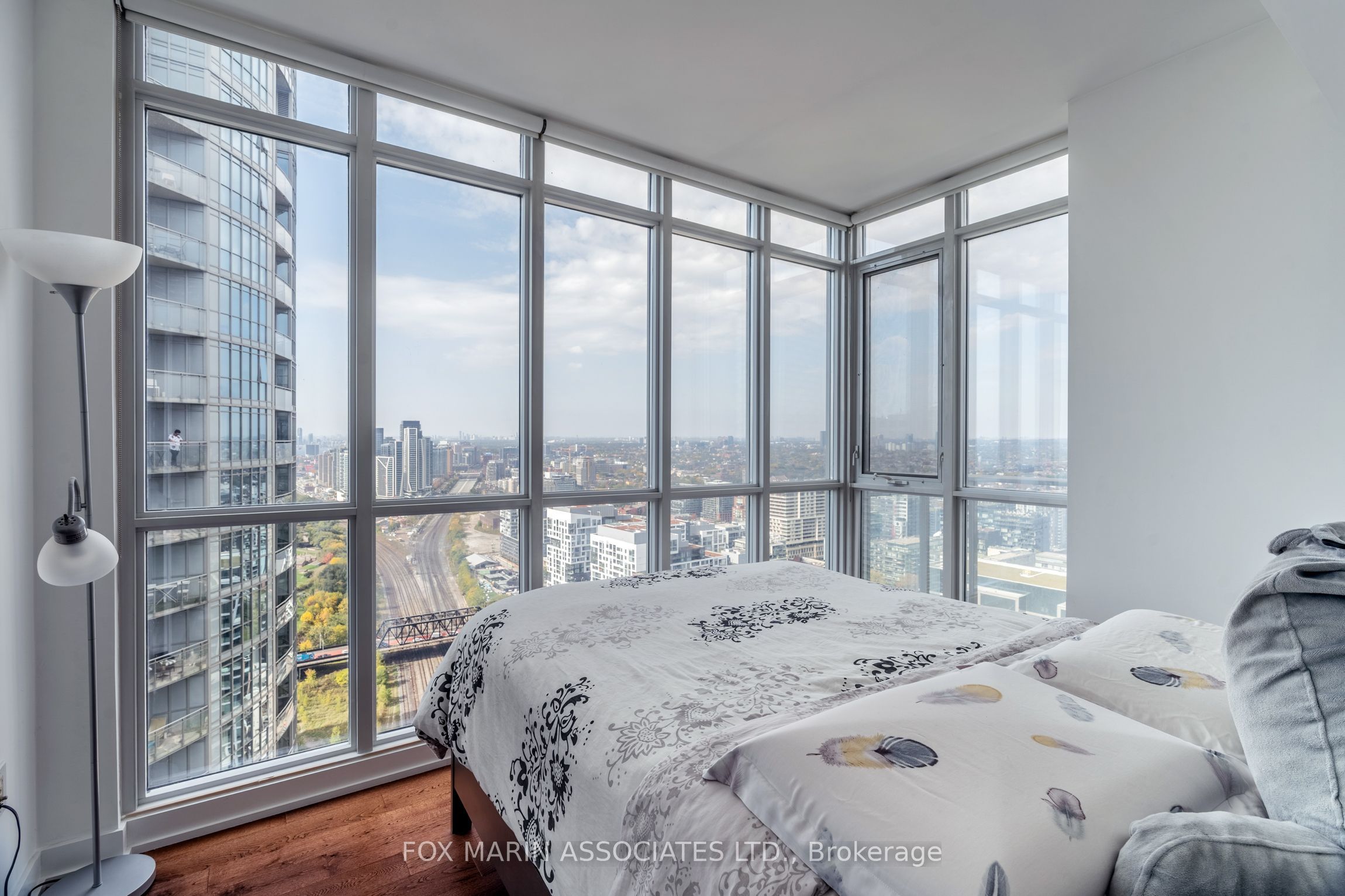 15 Iceboat Terrace Ph12 Property Photo 13