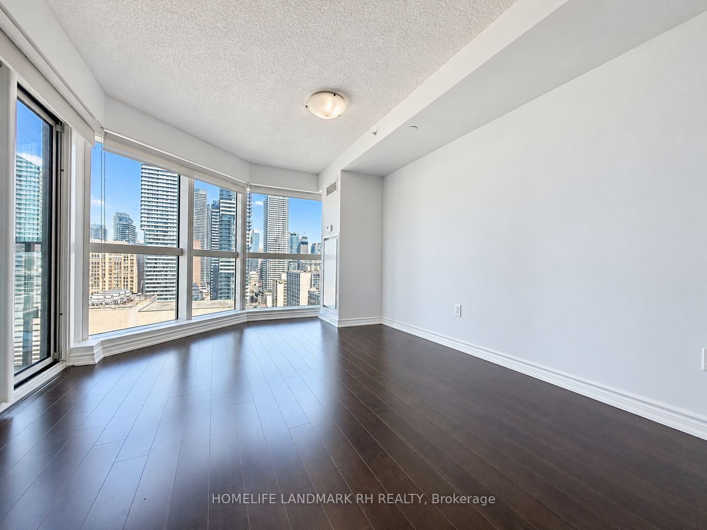 386 Yonge Street 2316 Property Photo 2