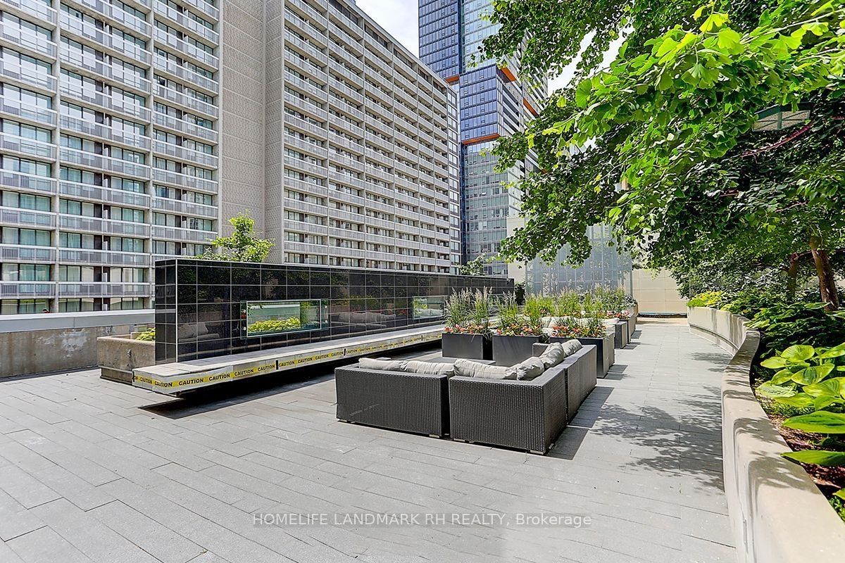386 Yonge Street 2316 Property Photo 21