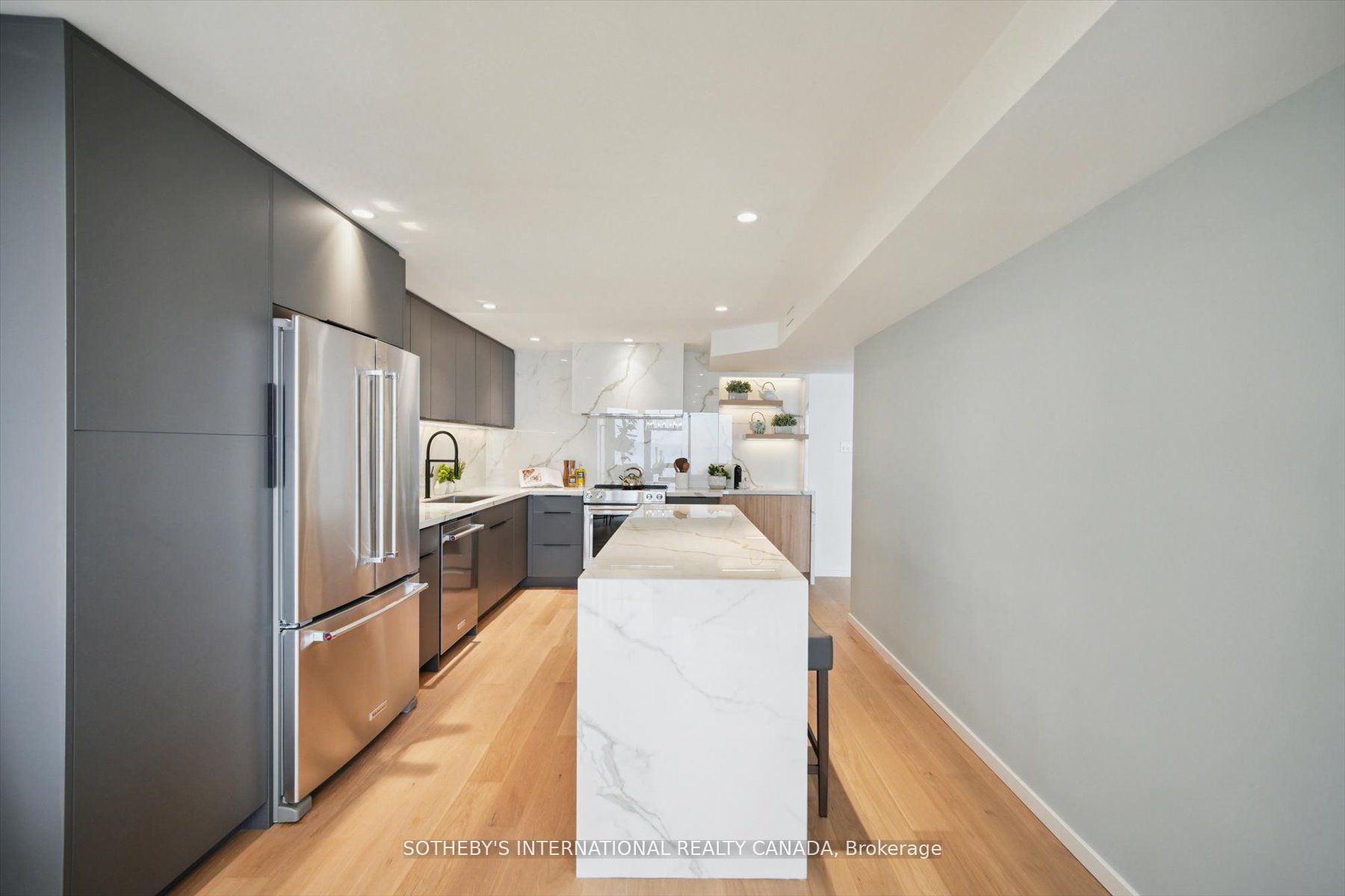 65 Harbour Square 1110 Property Photo 7