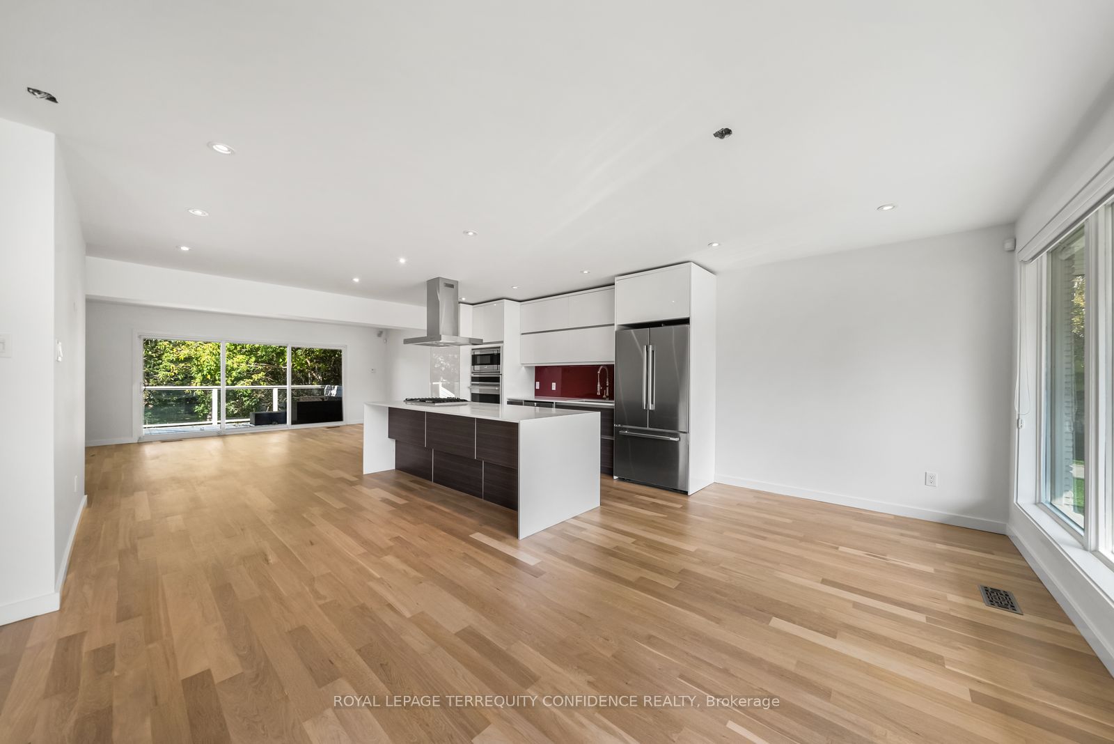 36 Sutcliffe Drive Property Photo 2