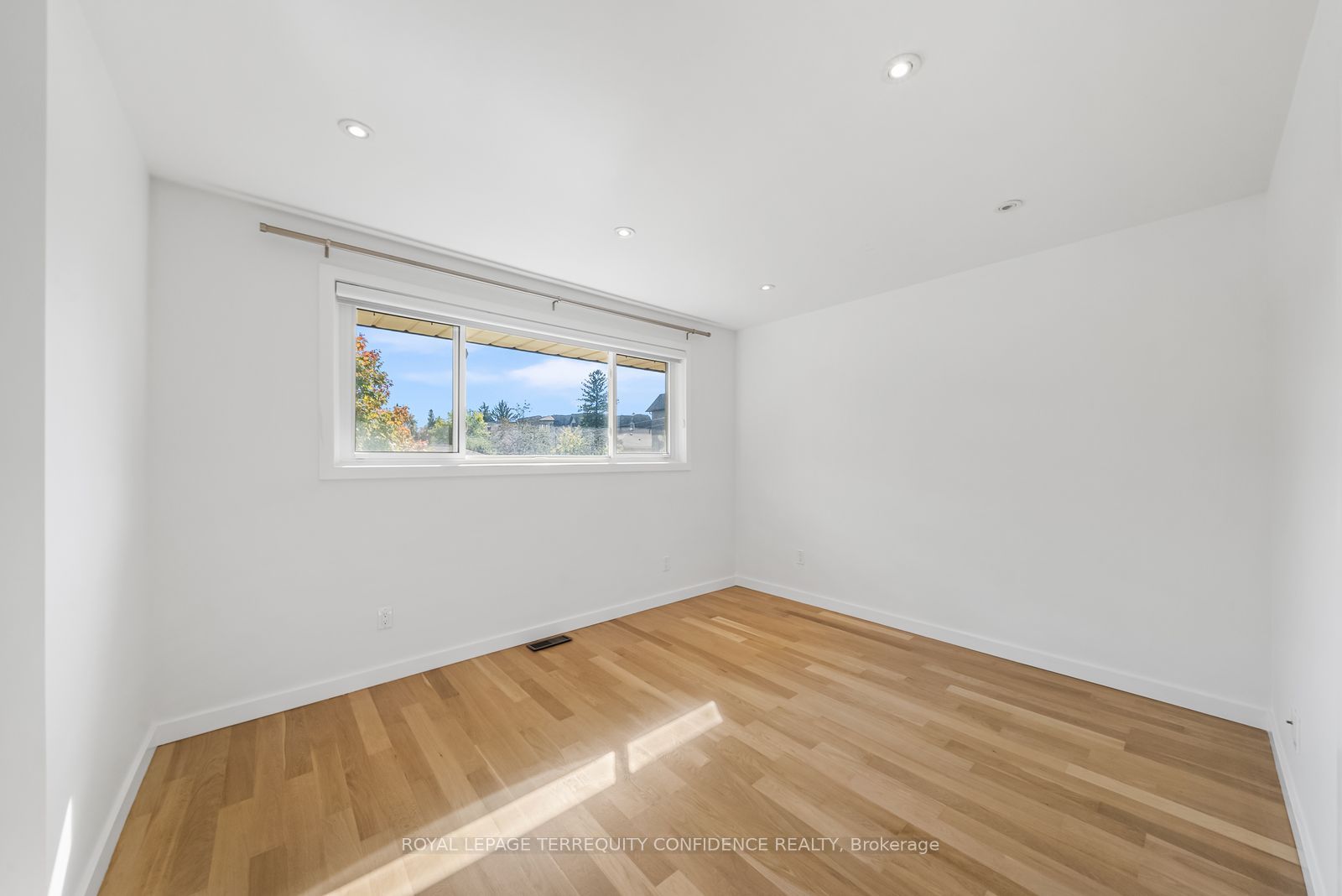 36 Sutcliffe Drive Property Photo 14