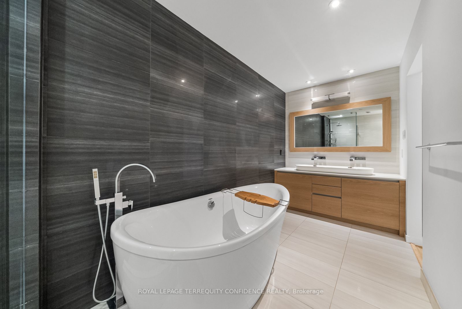 36 Sutcliffe Drive Property Photo 21