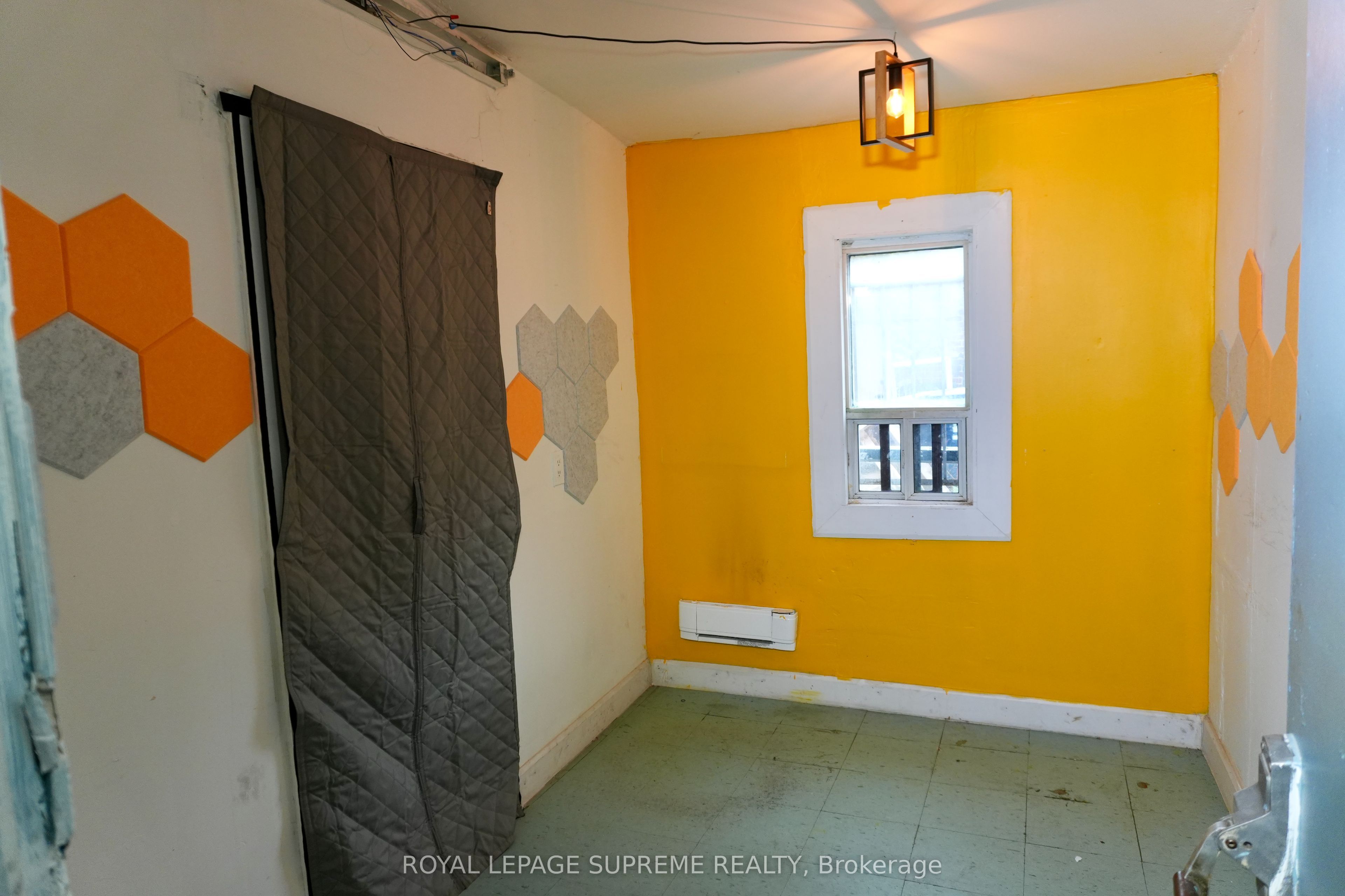 1209 Bloor Street W Property Photo 9