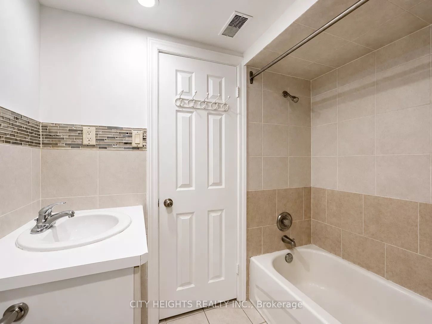 1113 Davenport Road 3 Property Photo 4