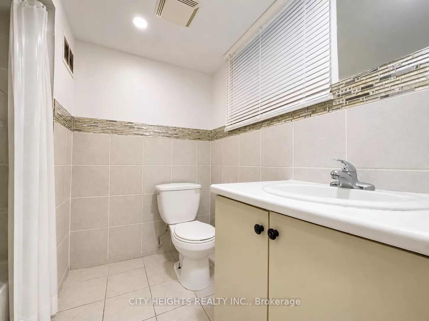 1113 Davenport Road 3 Property Photo 5