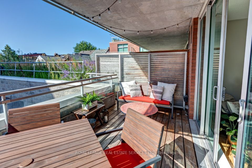 301 Markham Street 210 Property Photo 4