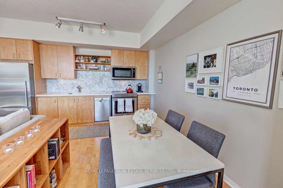 301 Markham Street 210 Property Photo 12