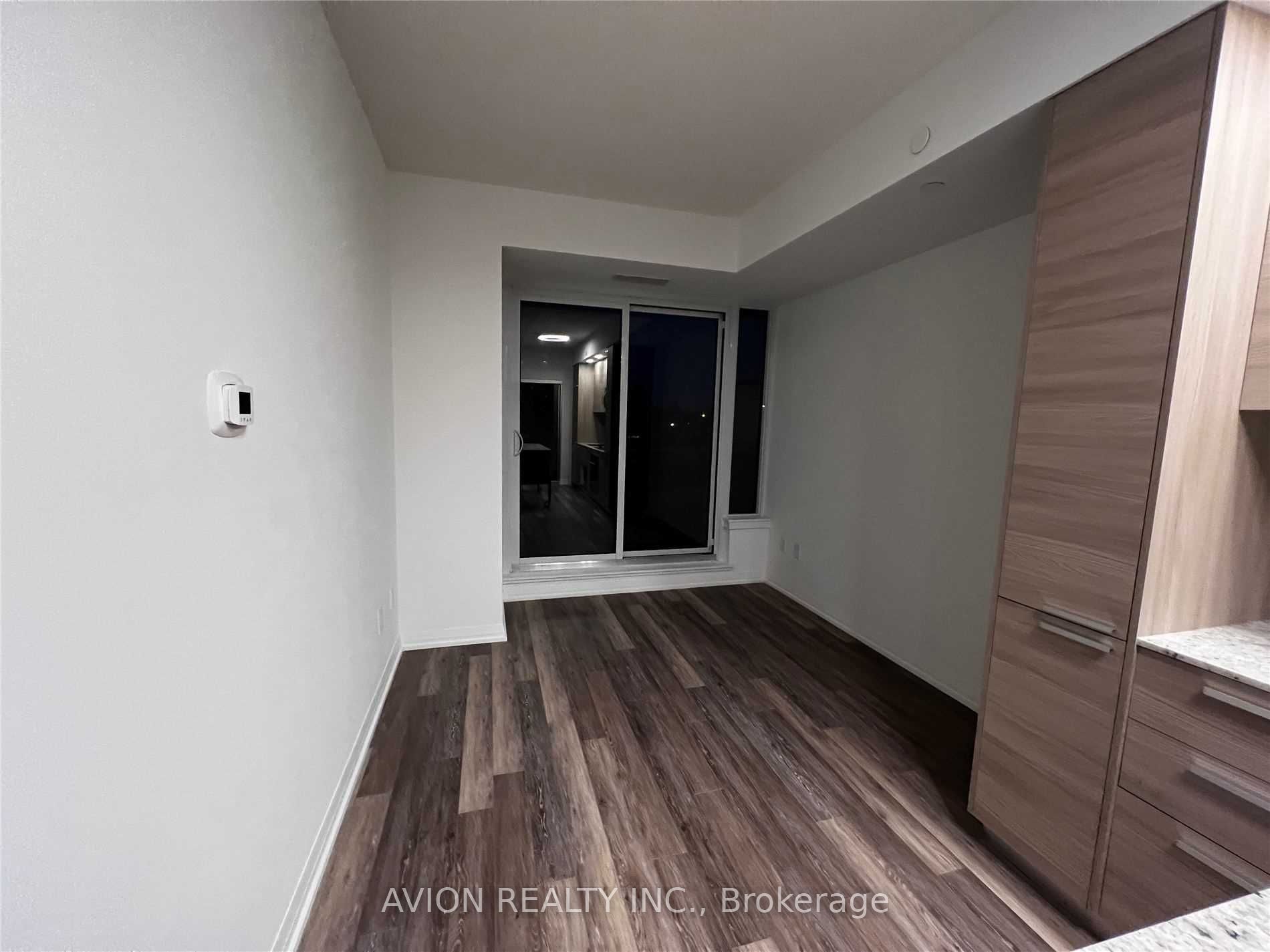 75 Canterbury Place 517 Property Photo 4