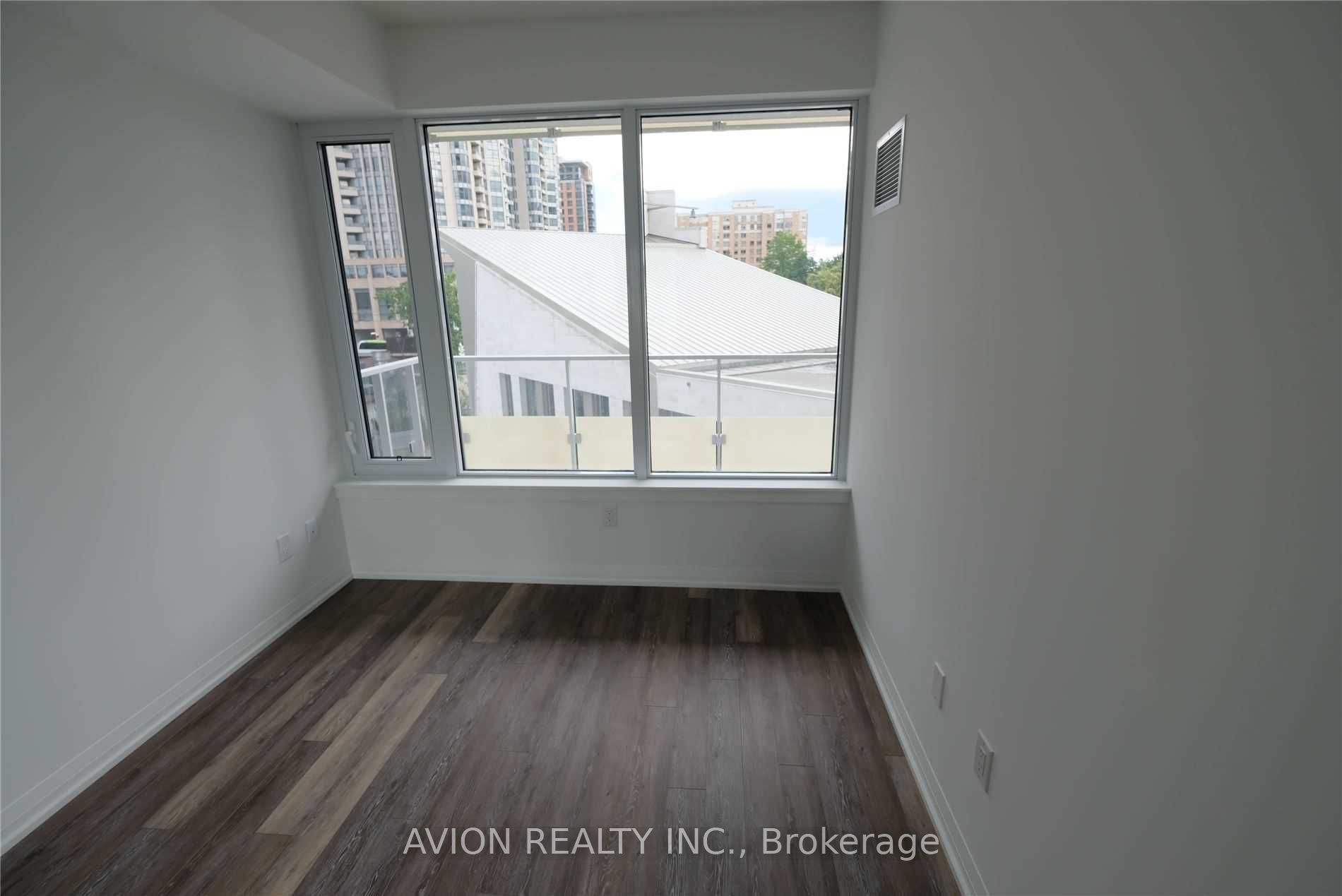 75 Canterbury Place 517 Property Photo 6