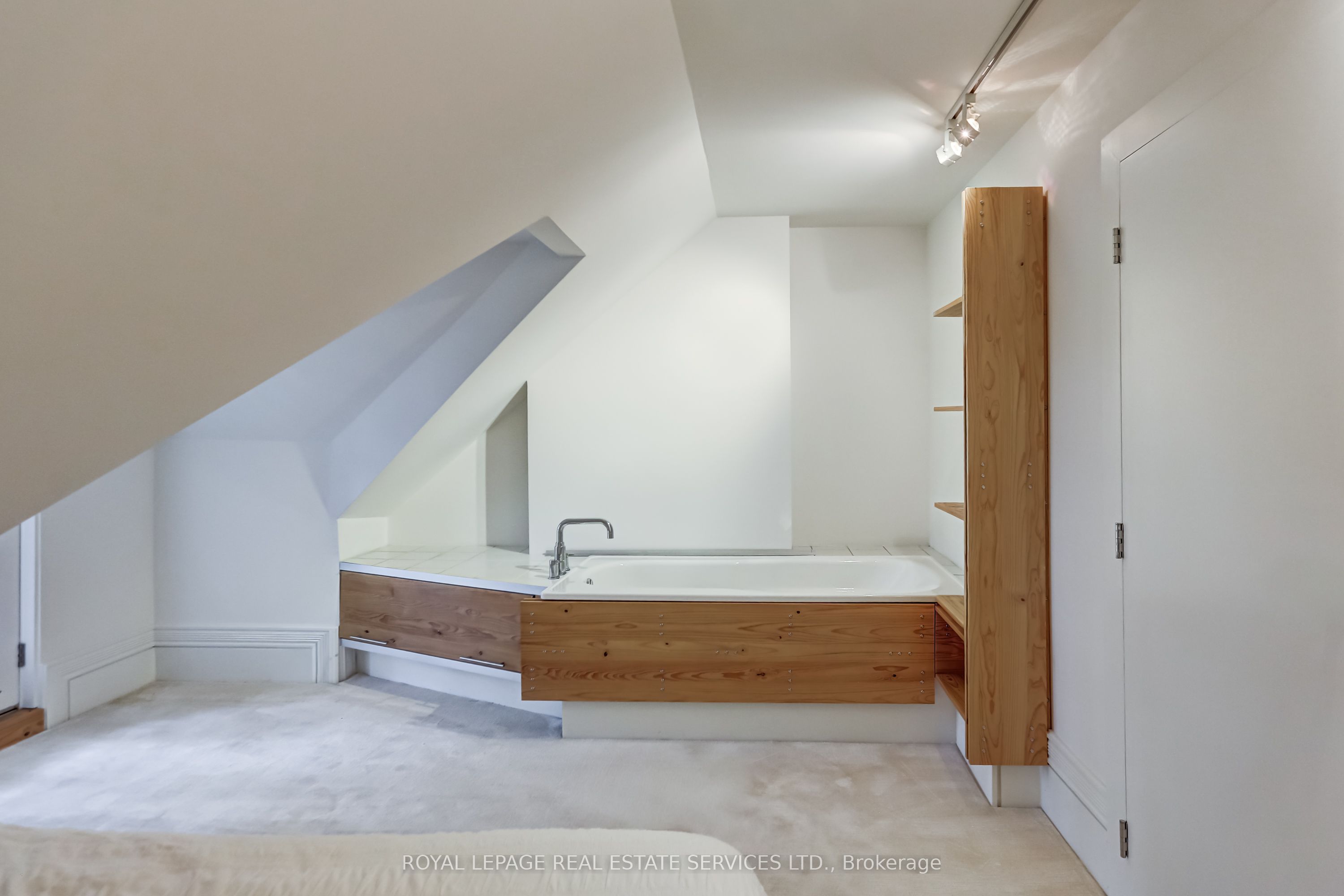 358 Sackville Street Property Photo 24
