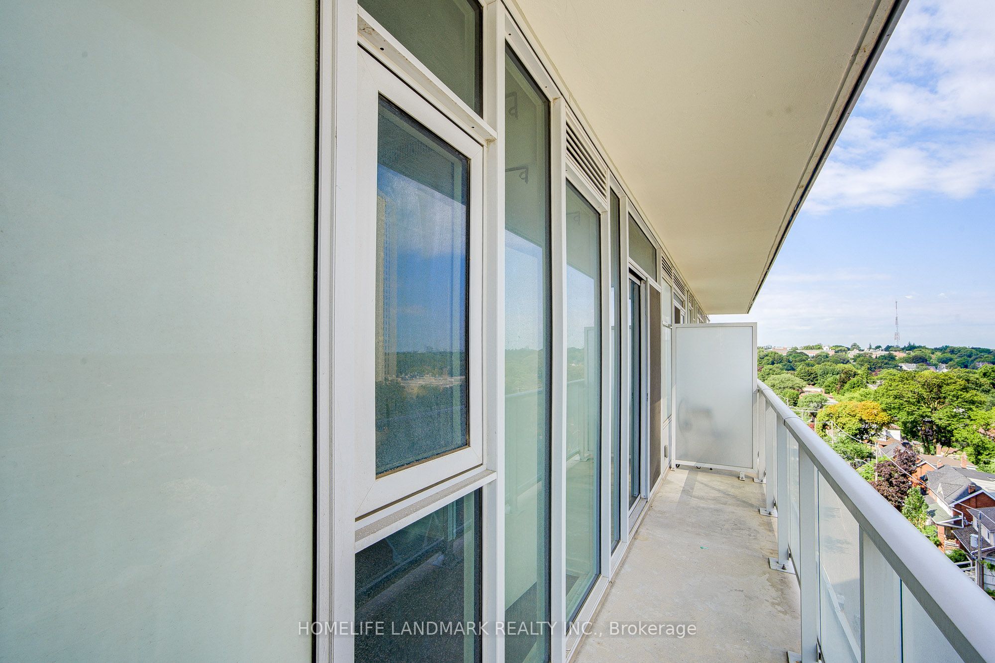 33 Helendale Avenue 601 Property Photo 32