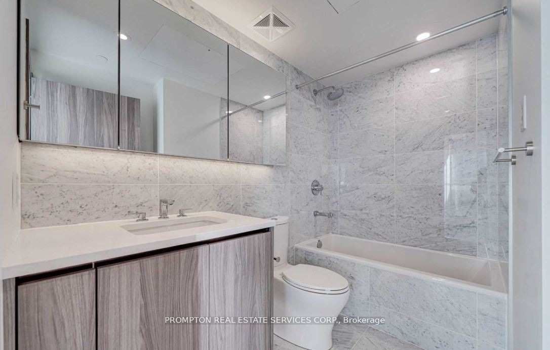 95 Mcmahon Drive 1706 Property Photo 8