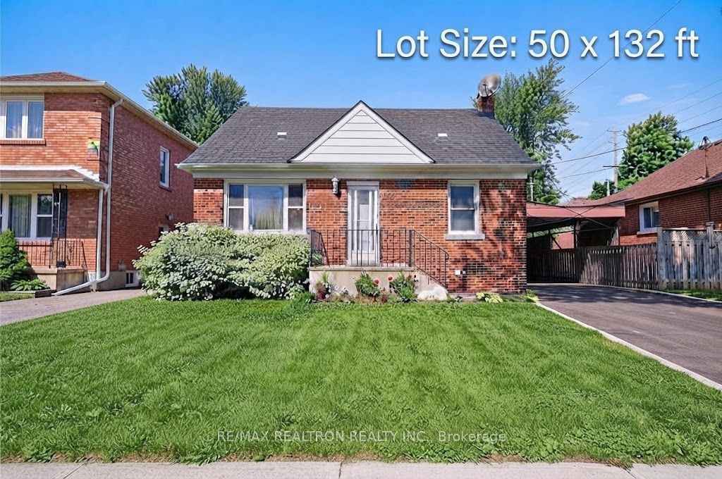 72 Hounslow Avenue Property Photo 1