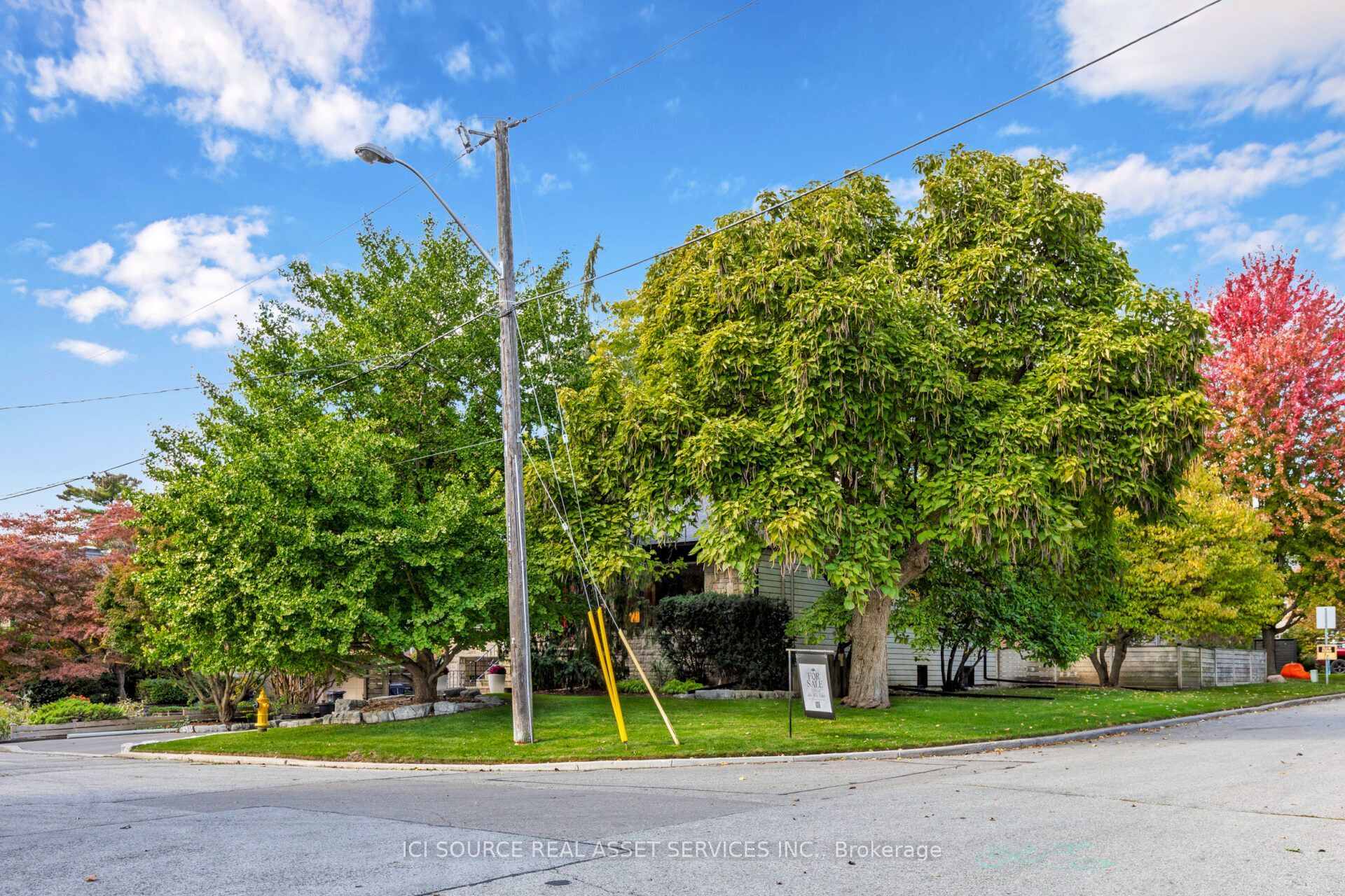 10 Red Oaks Crescent Property Photo 2