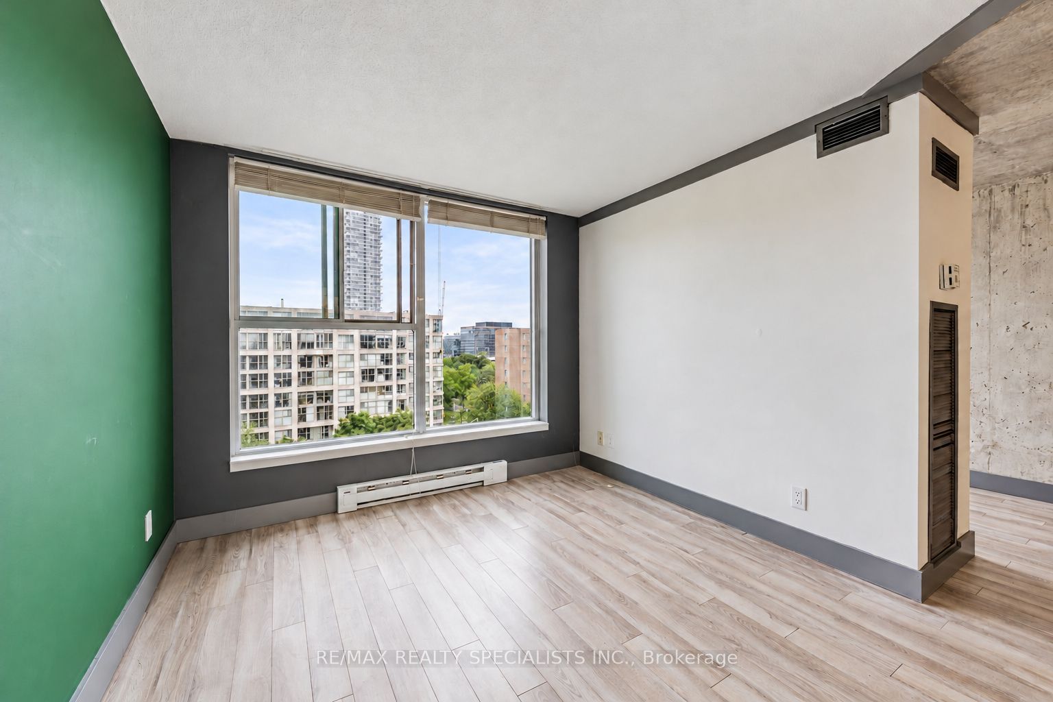 222 The Esplanade 819 Property Photo 5