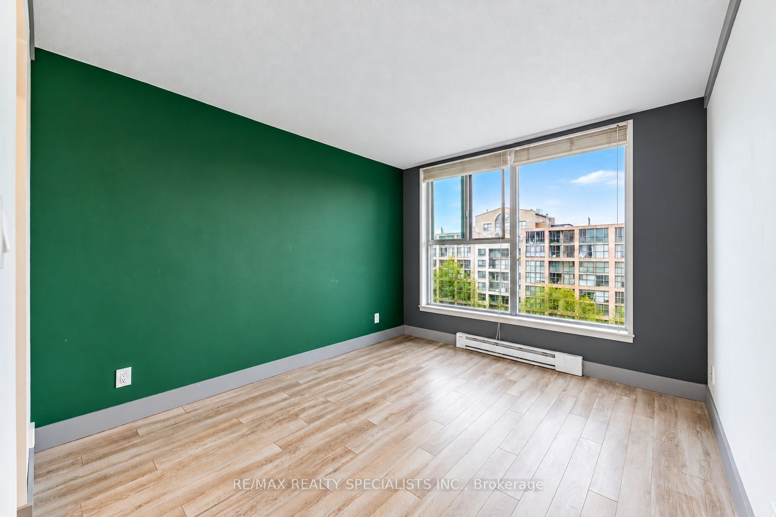 222 The Esplanade 819 Property Photo 6