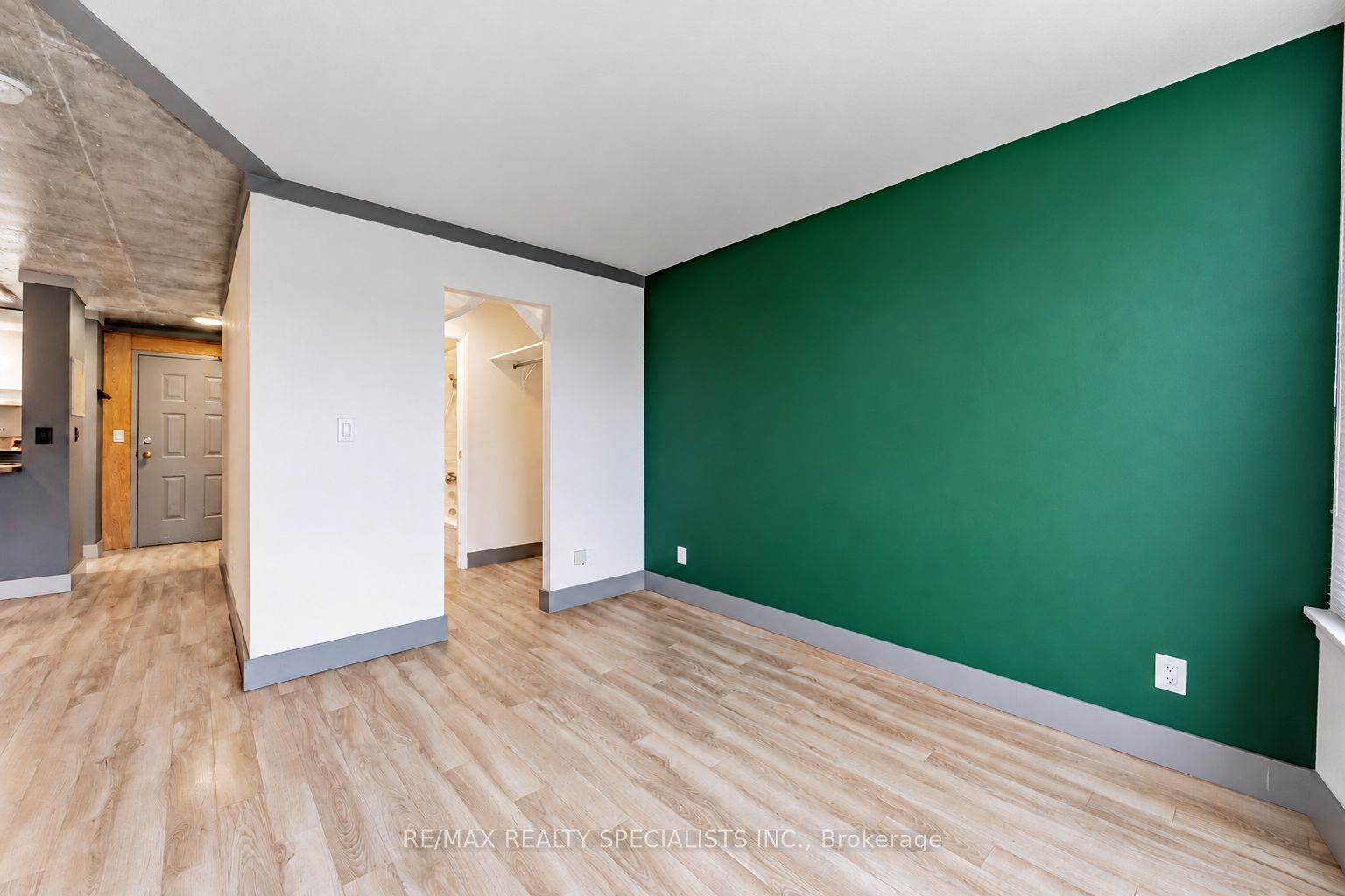 222 The Esplanade 819 Property Photo 8
