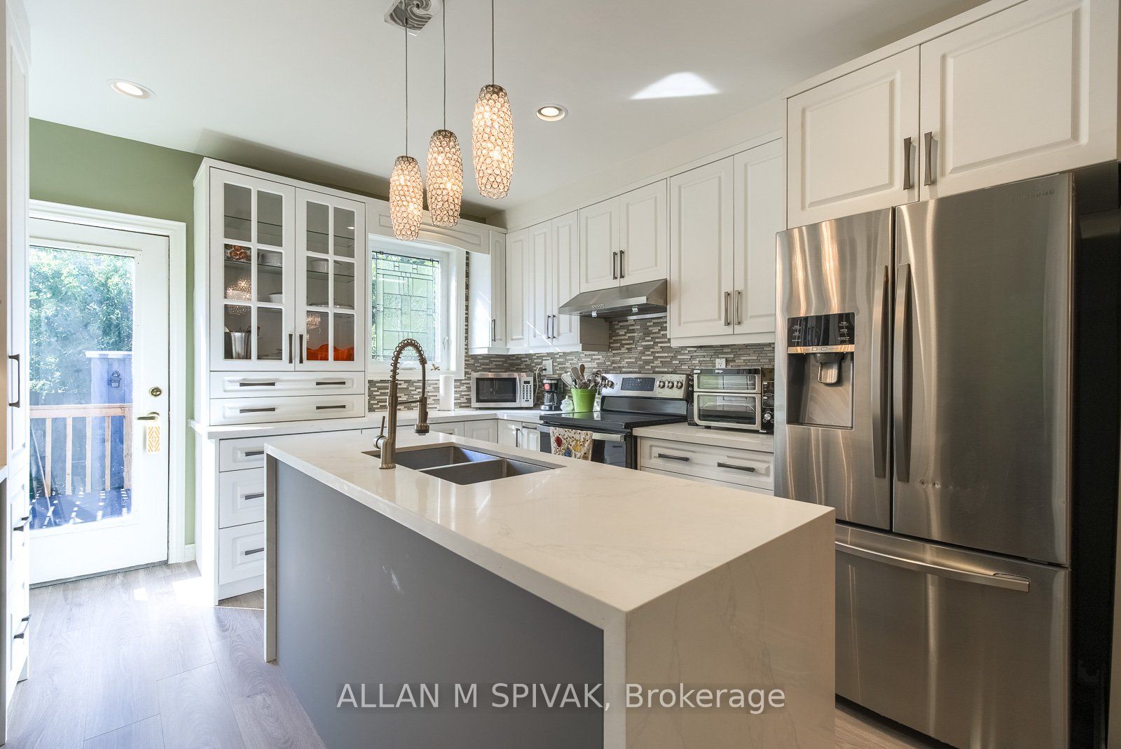 442 Crawford Street Property Photo 4