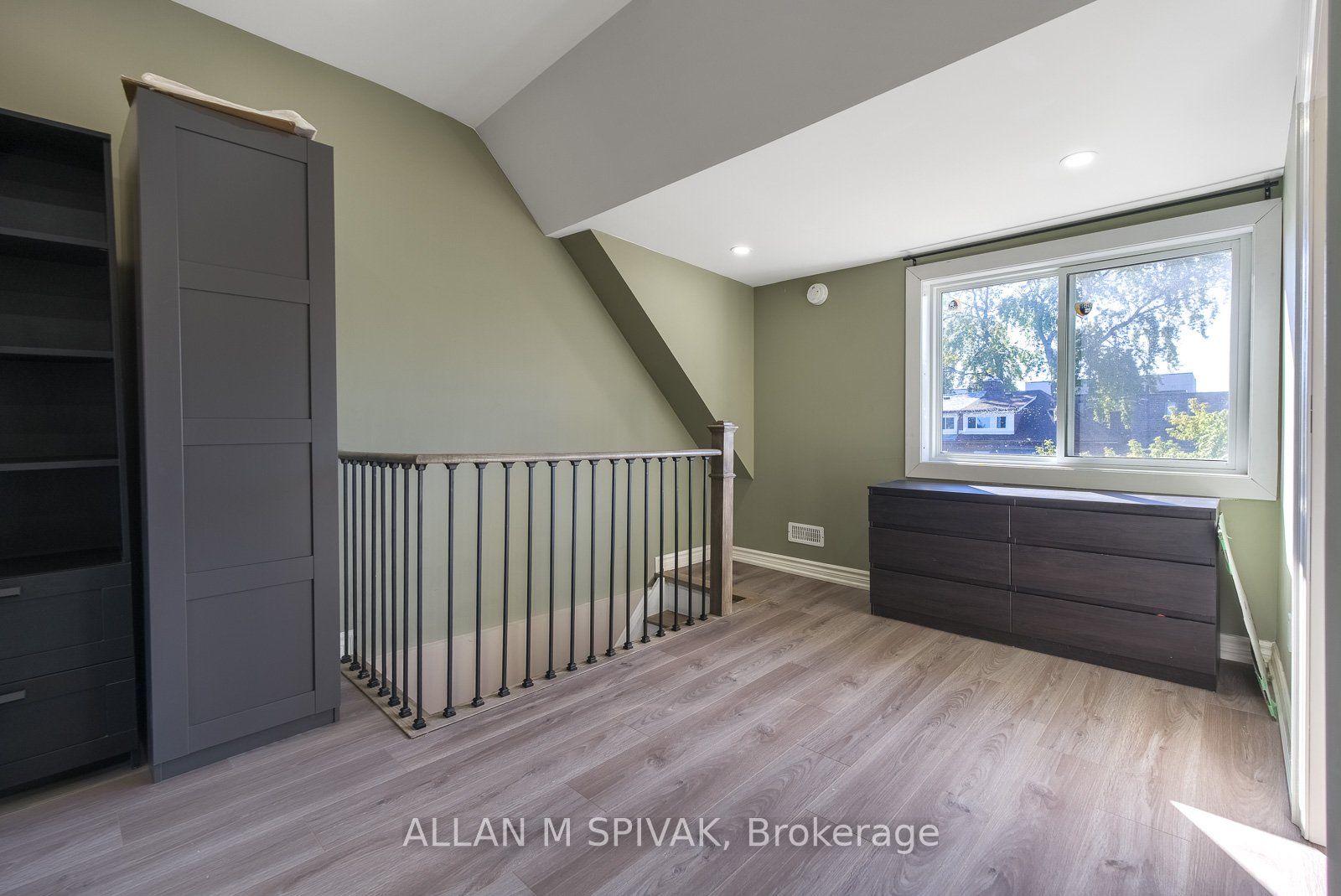 442 Crawford Street Property Photo 13