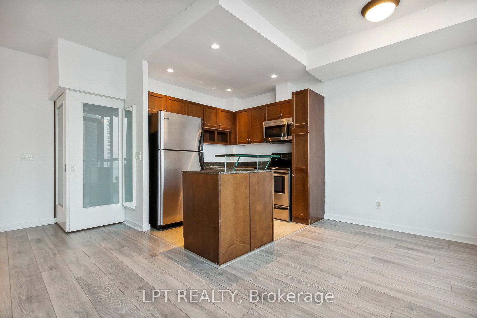 208 Queens Quay W 2604 Property Photo 9