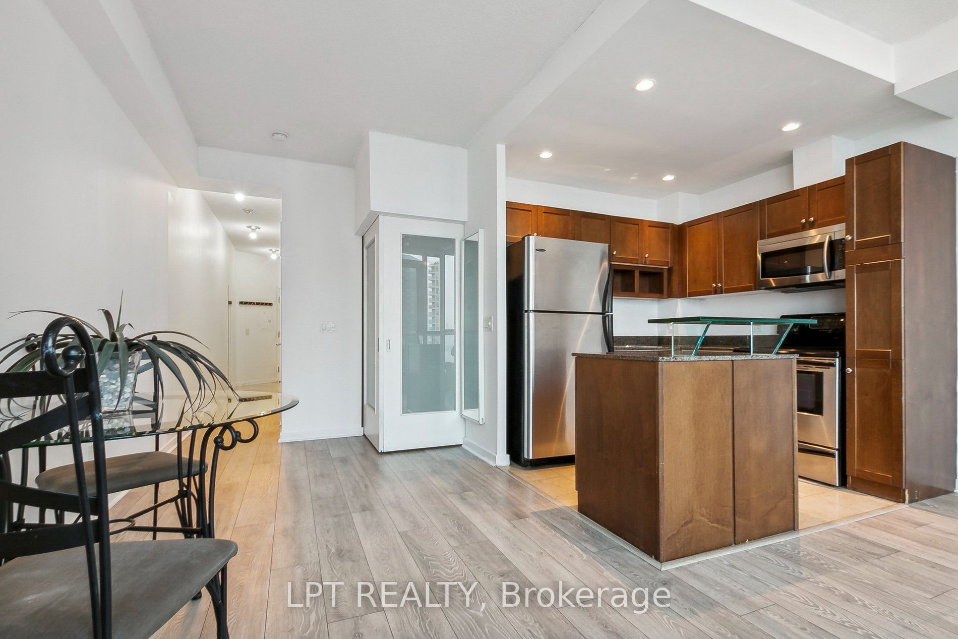 208 Queens Quay W 2604 Property Photo 10