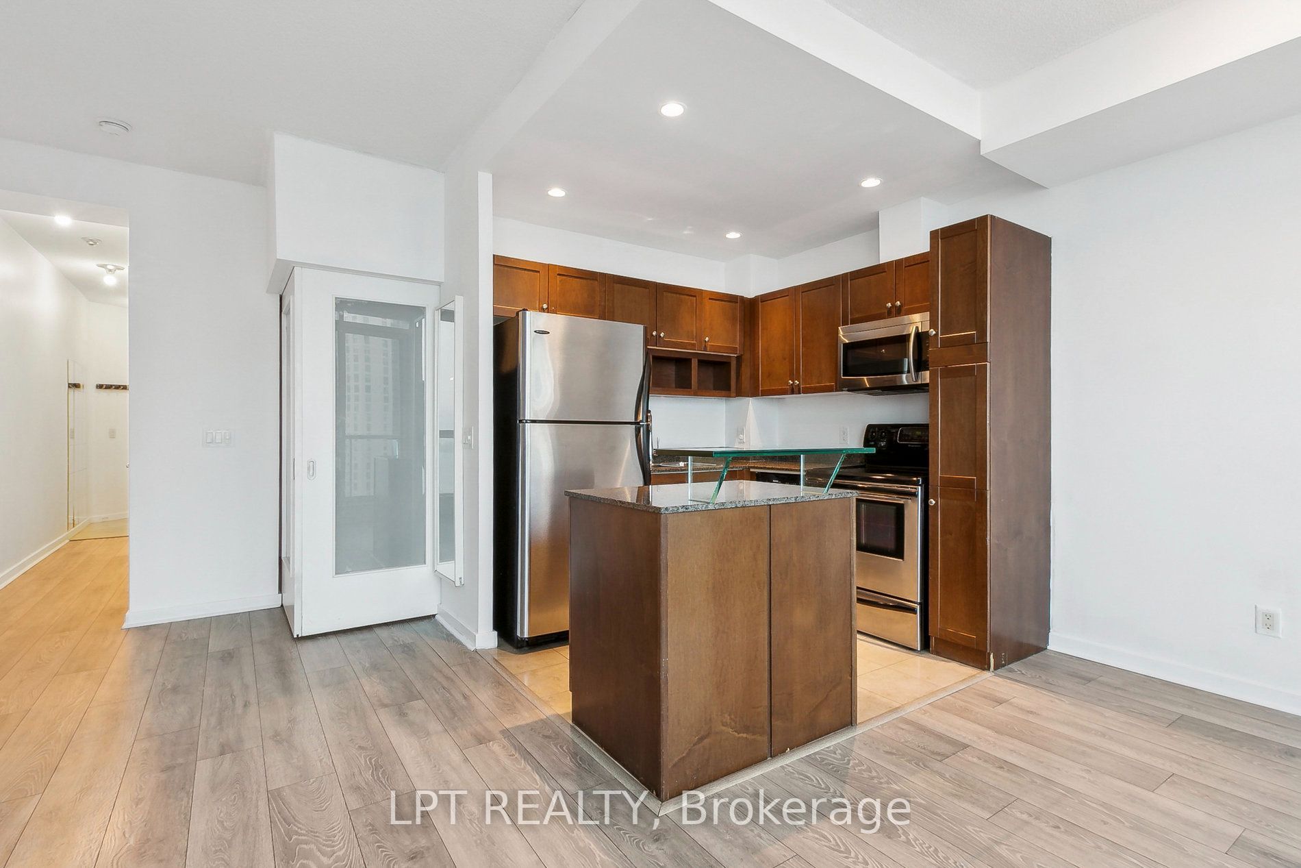 208 Queens Quay W 2604 Property Photo 11