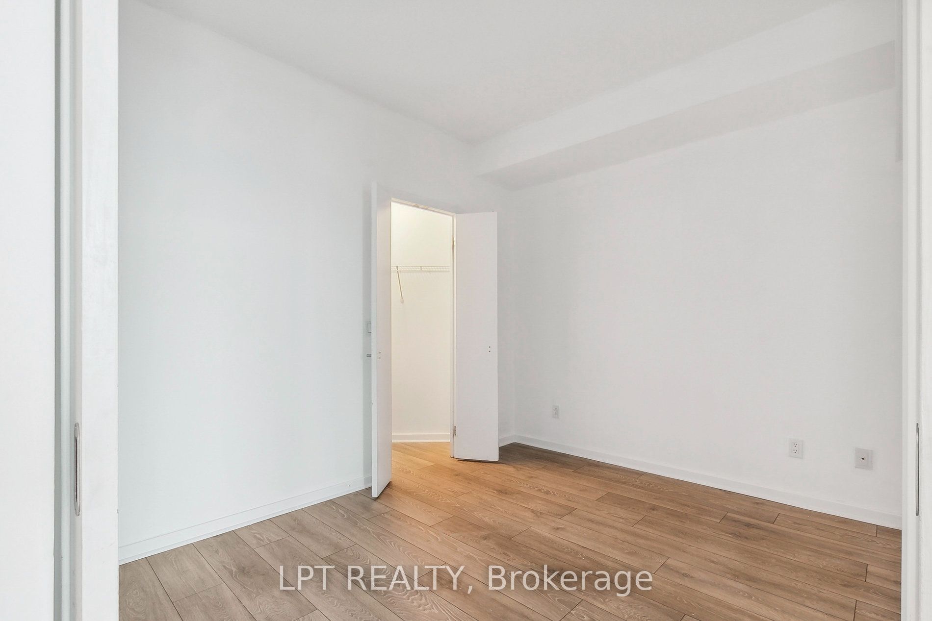 208 Queens Quay W 2604 Property Photo 16