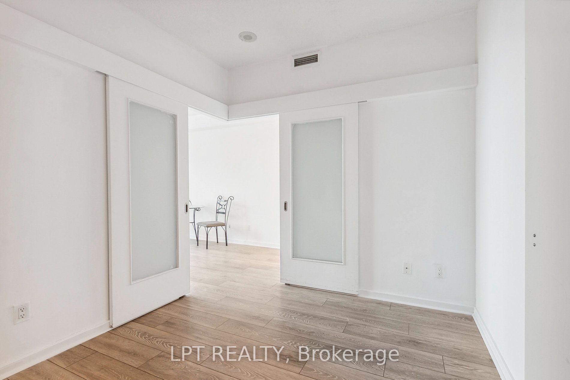 208 Queens Quay W 2604 Property Photo 17