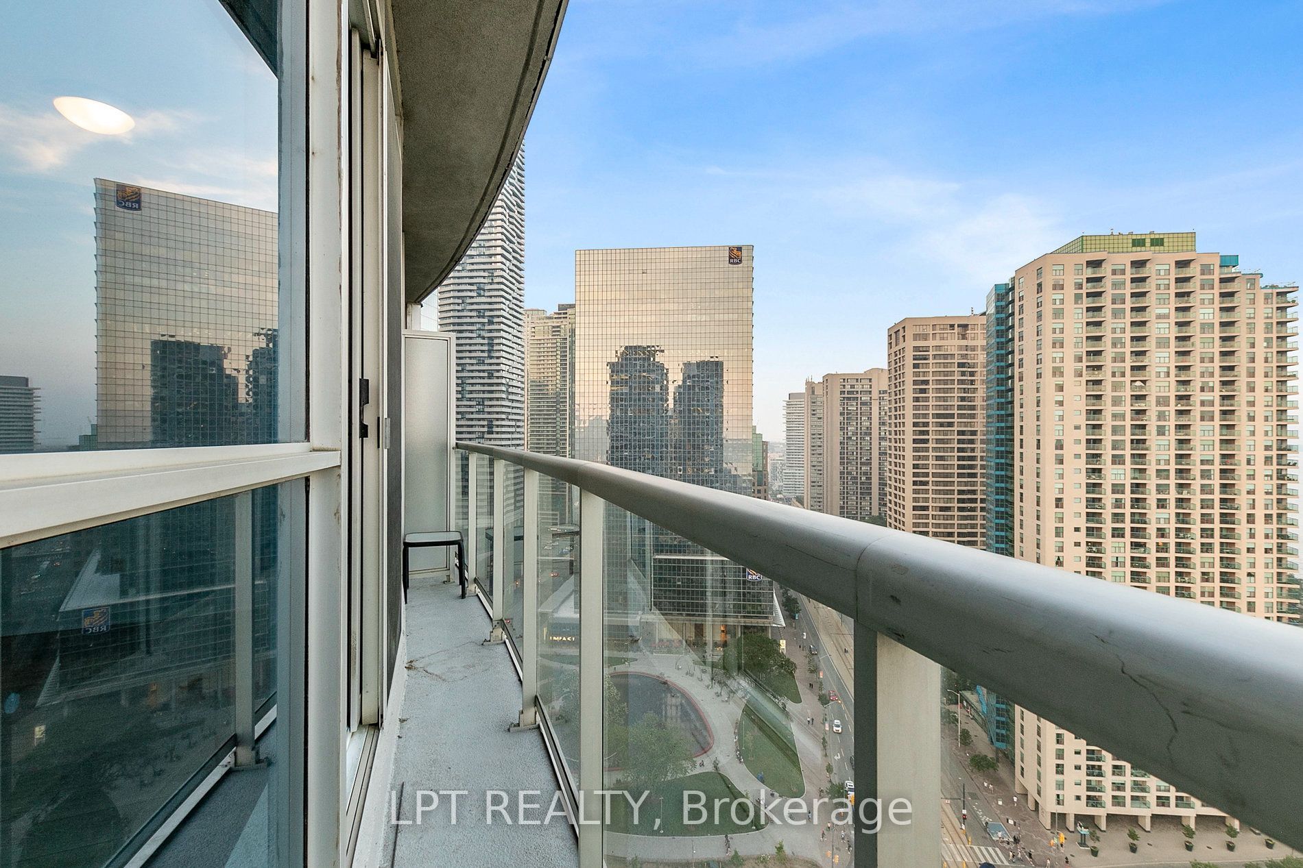 208 Queens Quay W 2604 Property Photo 26