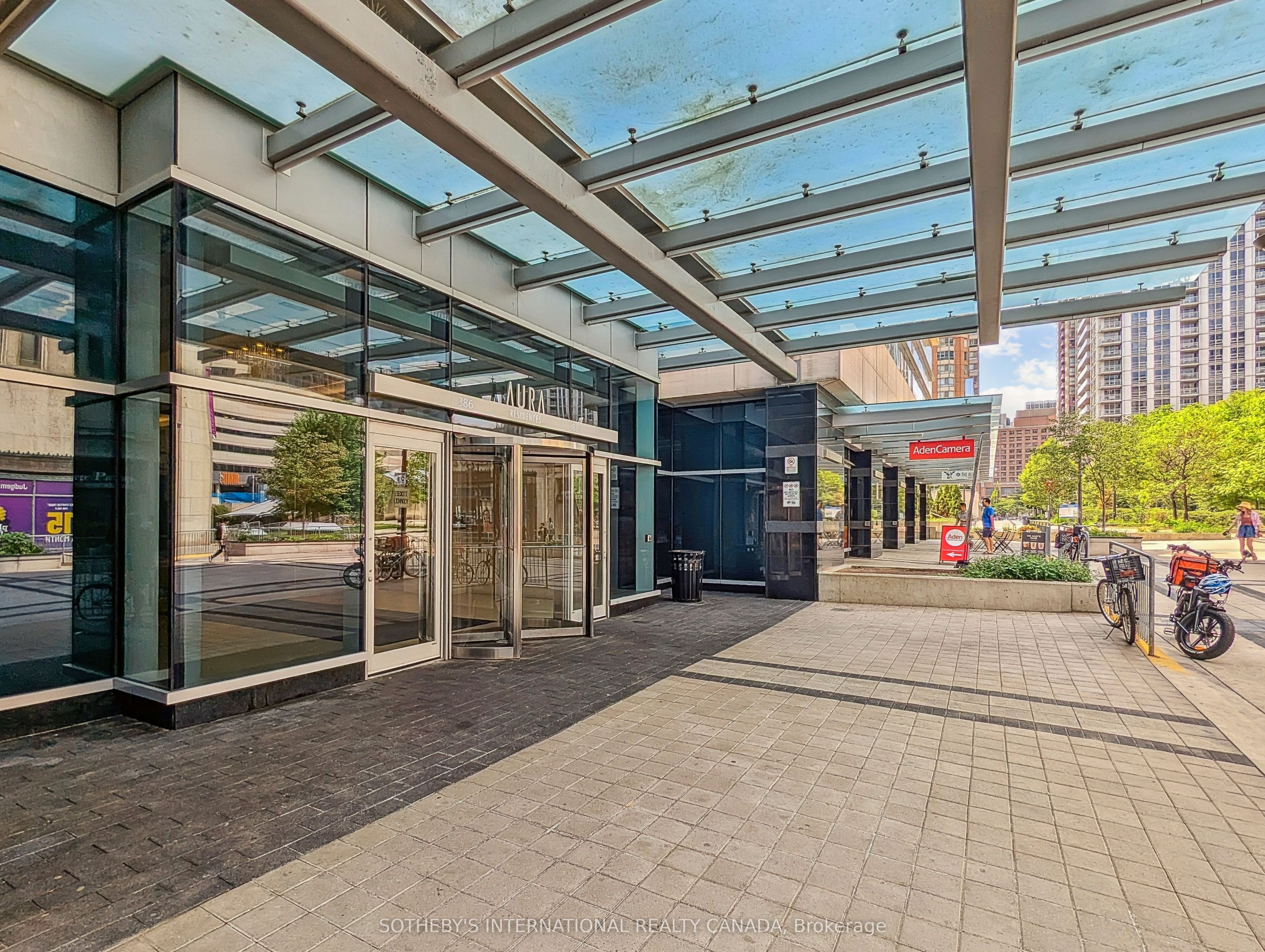386 Yonge Street 602 Property Photo 3