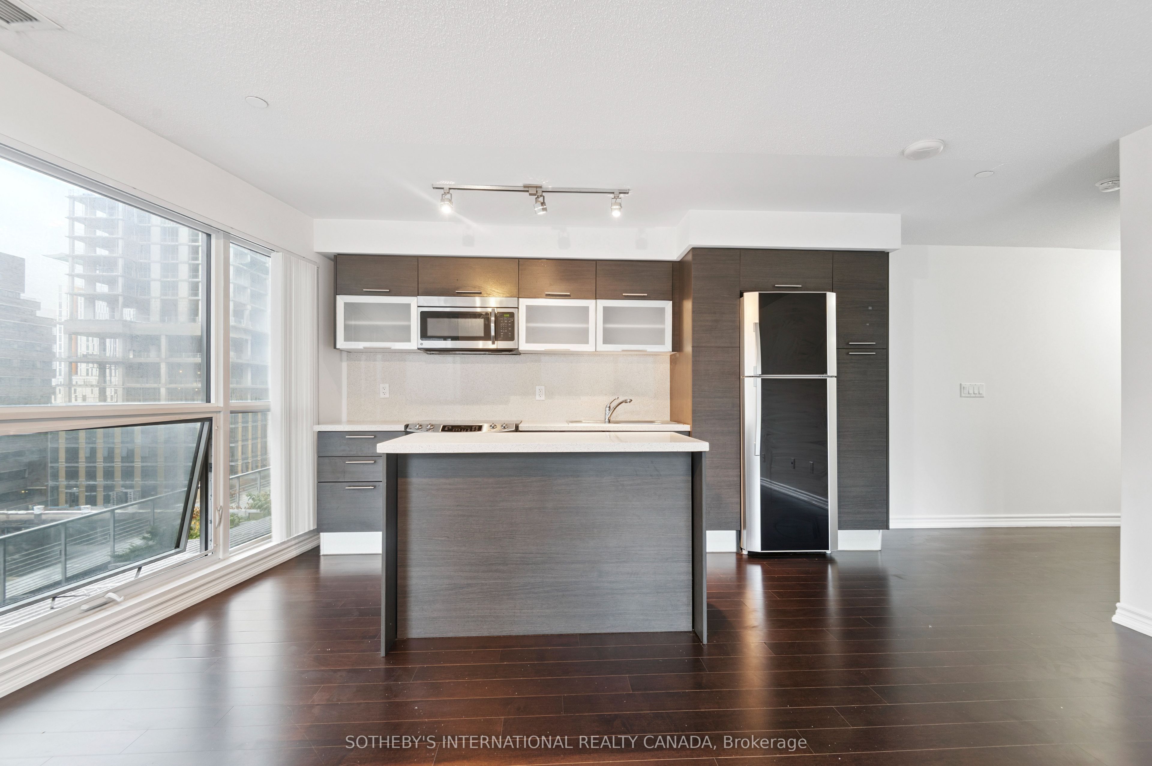 386 Yonge Street 602 Property Photo 10