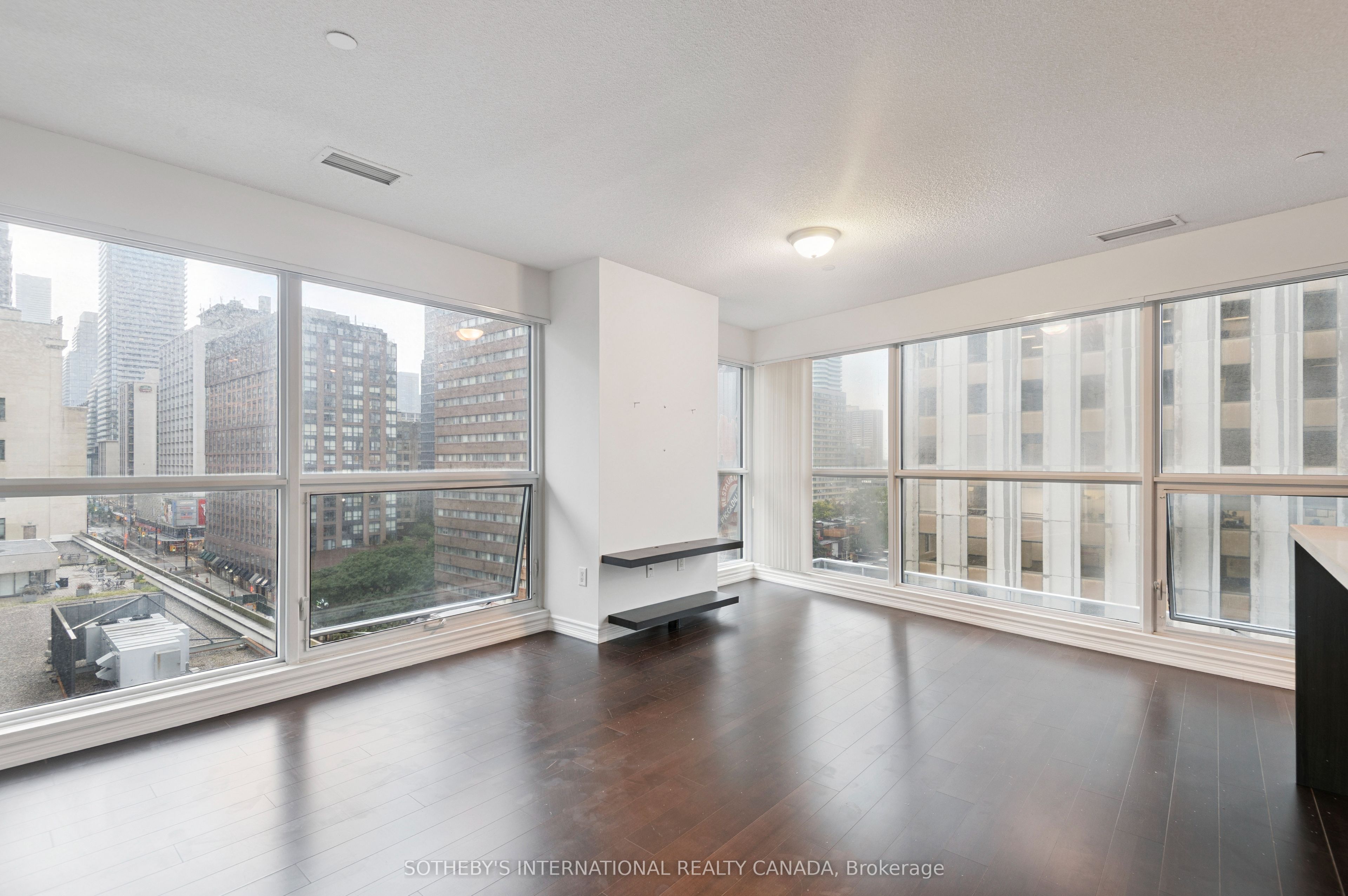 386 Yonge Street 602 Property Photo 11