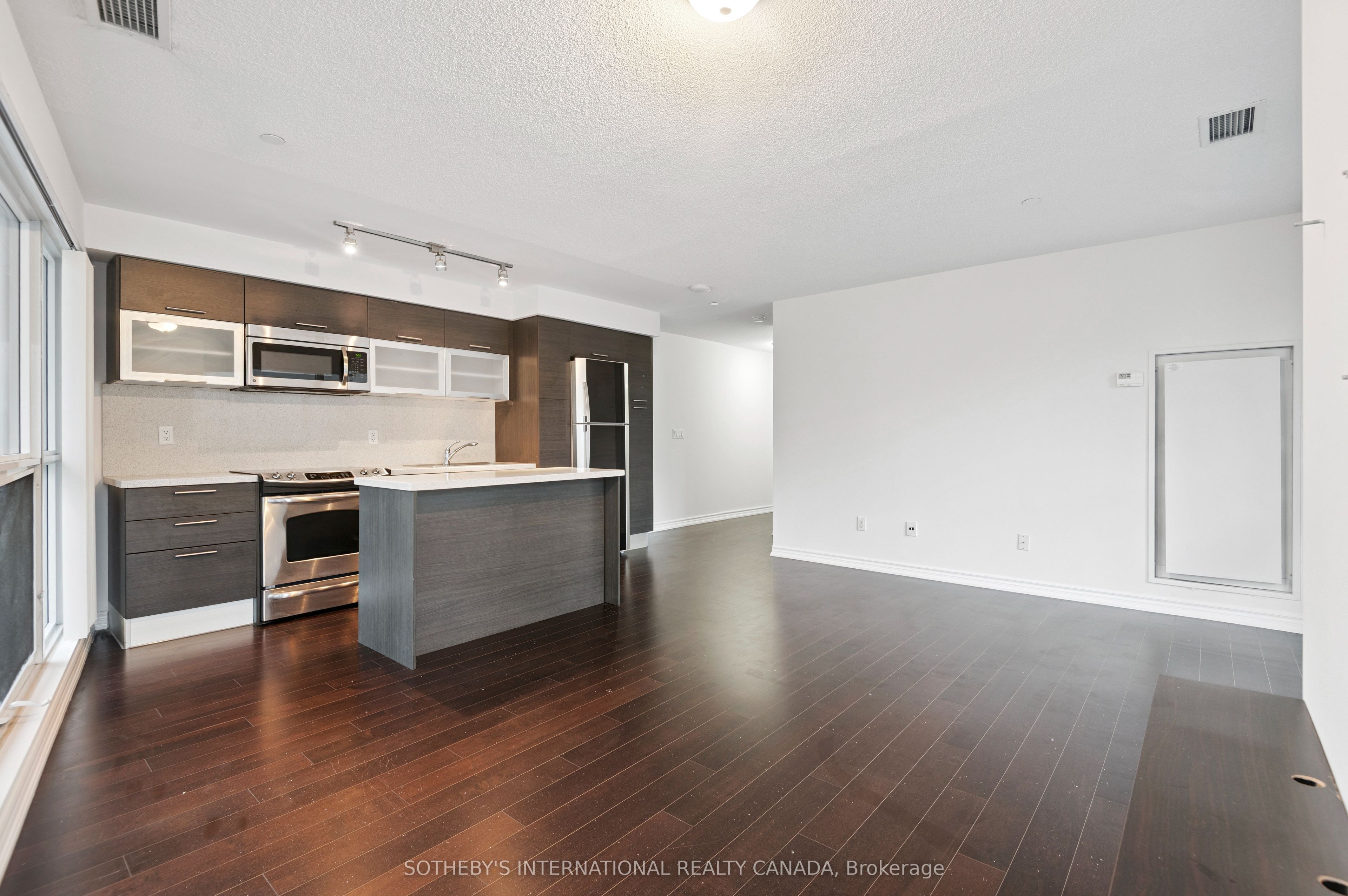 386 Yonge Street 602 Property Photo 13