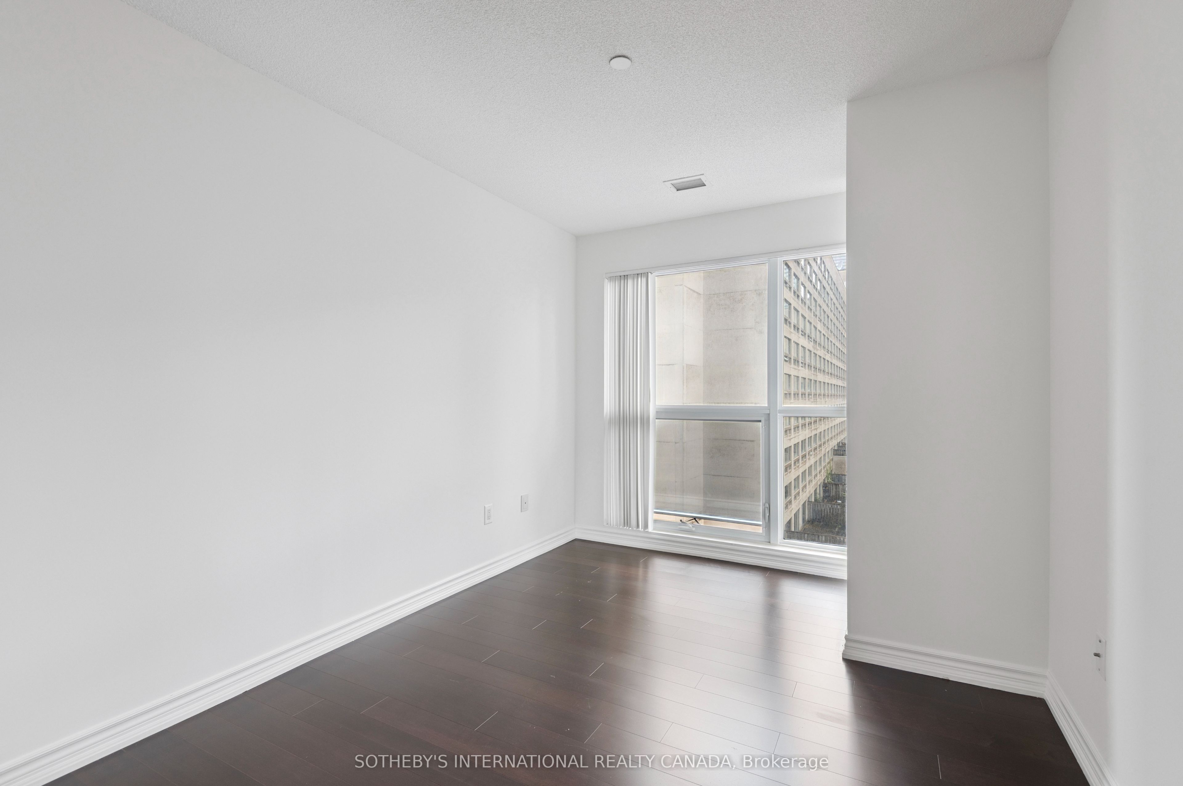 386 Yonge Street 602 Property Photo 17