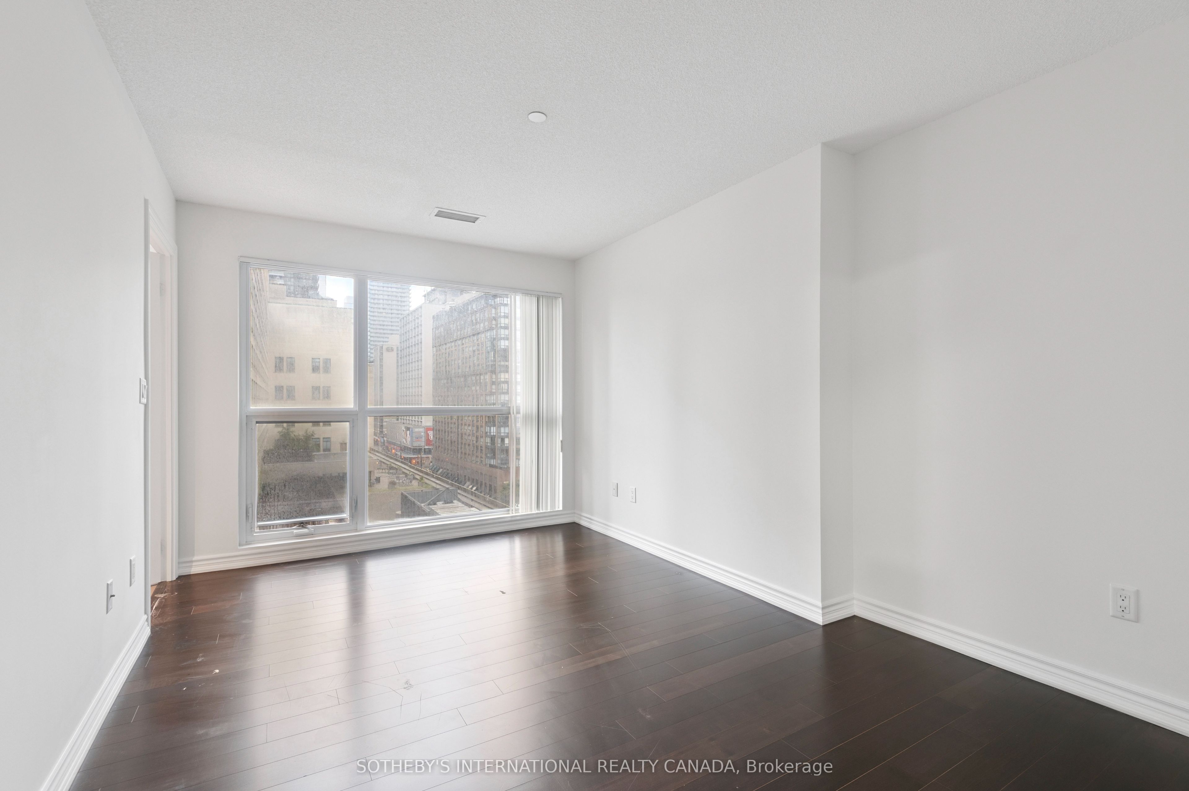 386 Yonge Street 602 Property Photo 19