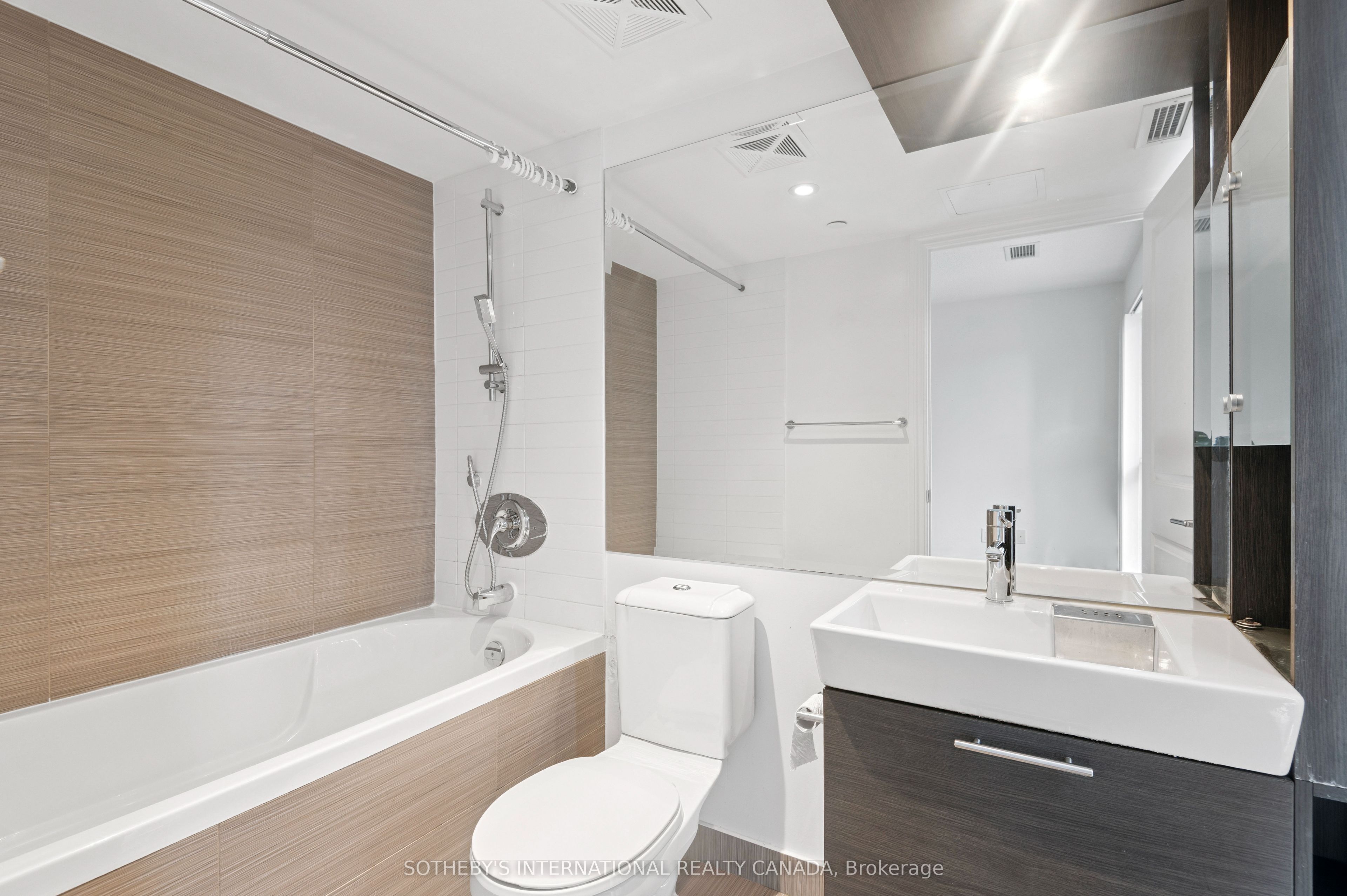 386 Yonge Street 602 Property Photo 23