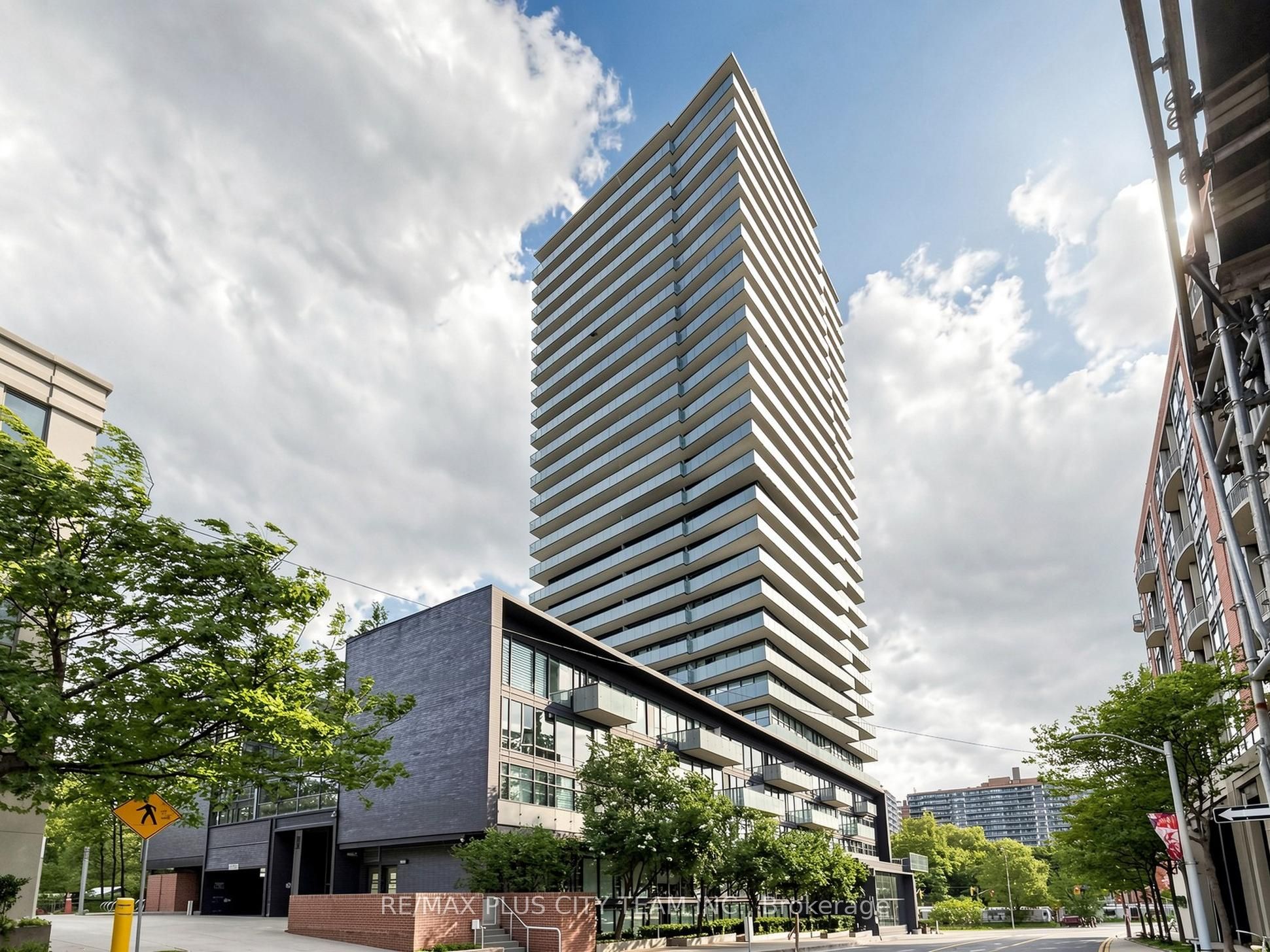 1815 Yonge Street 1107 Property Photo 1
