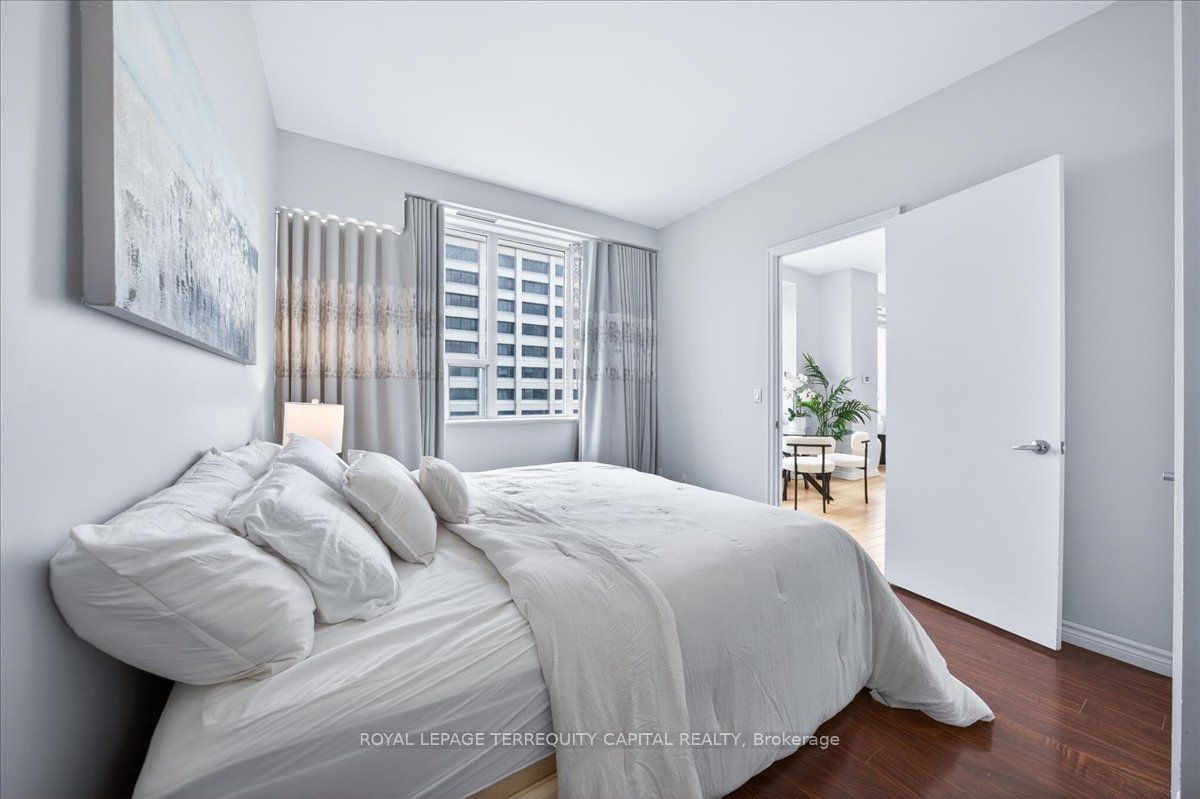 797 Don Mills Road 1501 Property Photo 35