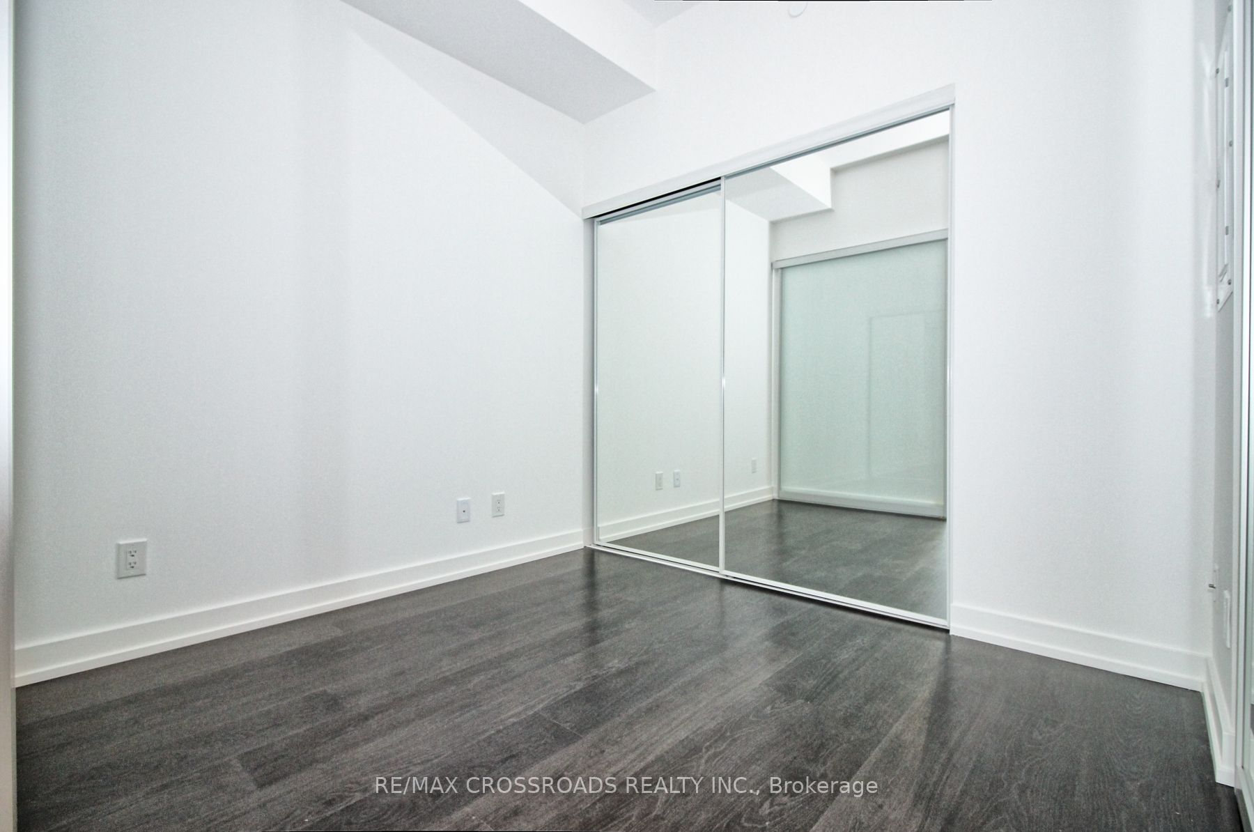 19 Western Battery Road 712 Property Photo 6