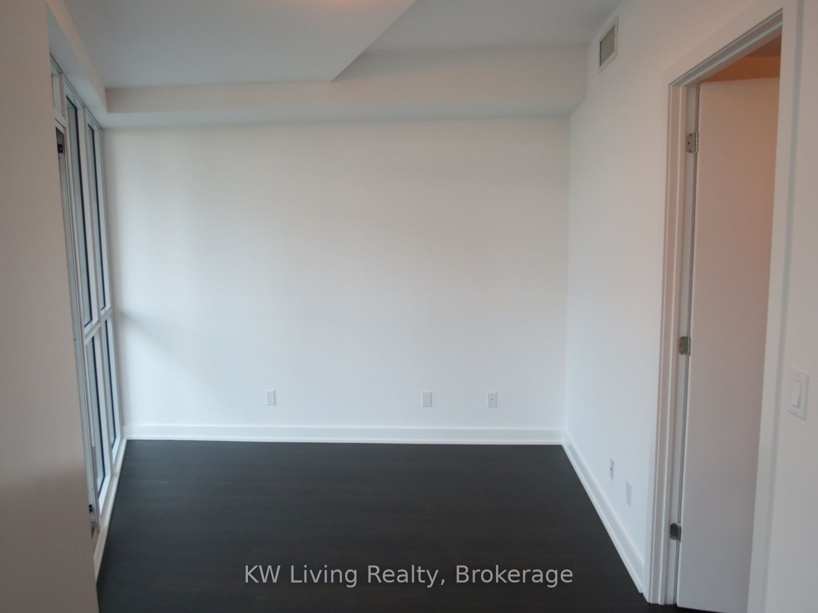50 Bruyeres Mews 1105 Property Photo 11